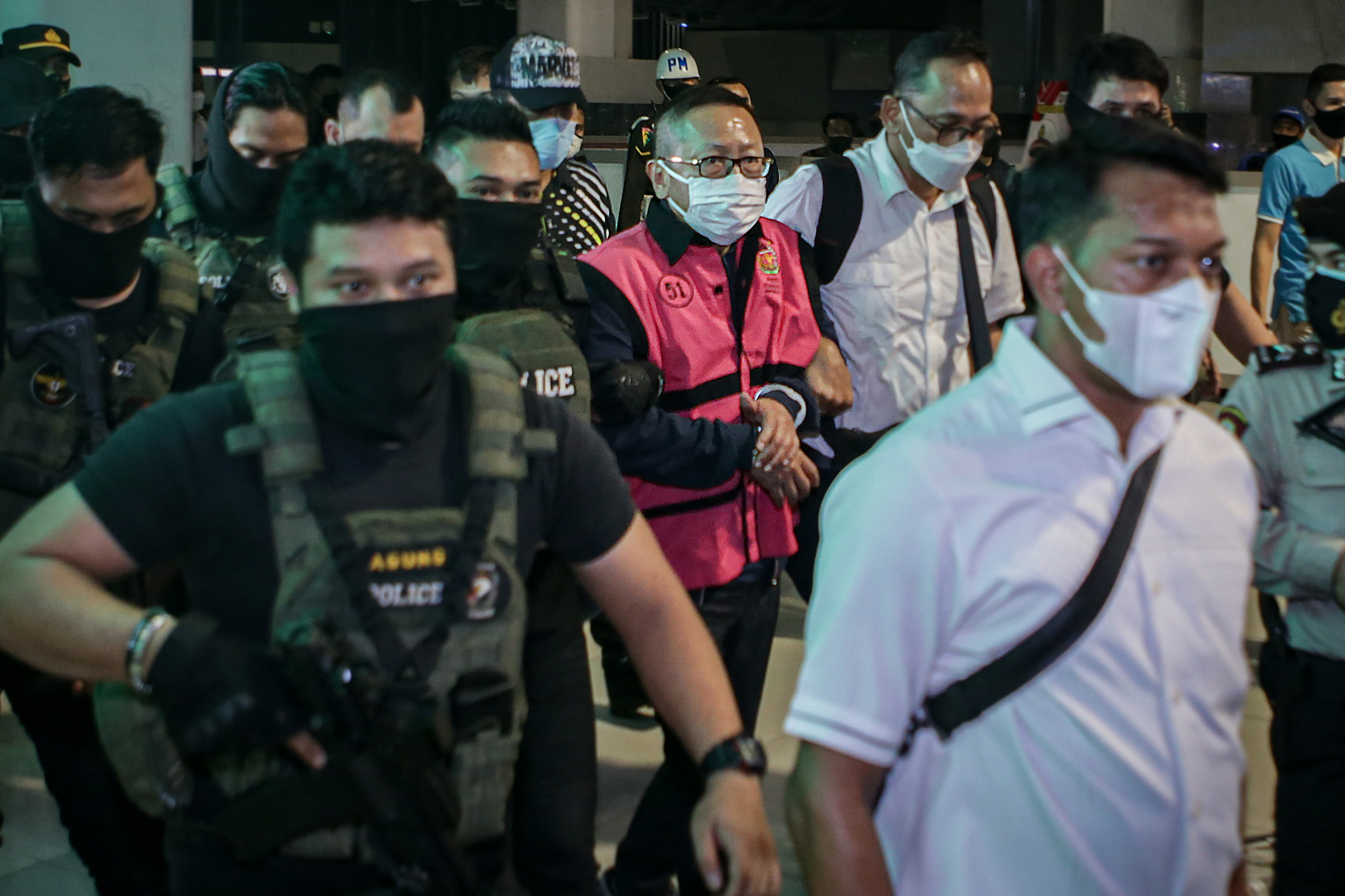 Buronan Adelin Lis tiba di bandara Soekarno-Hatta, Banten