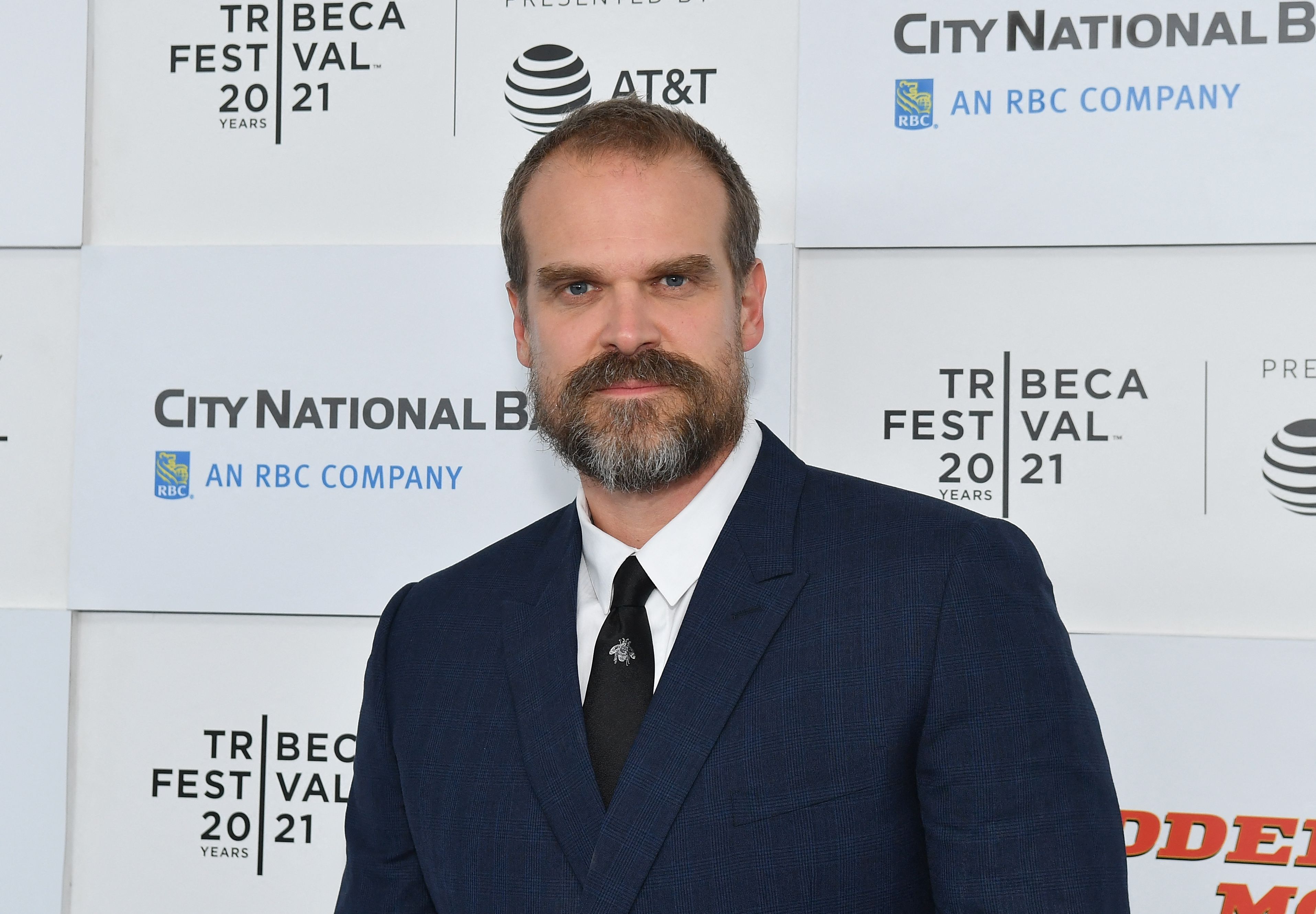 David Harbour Ingin Red Guardian Berduel dengan Captain America