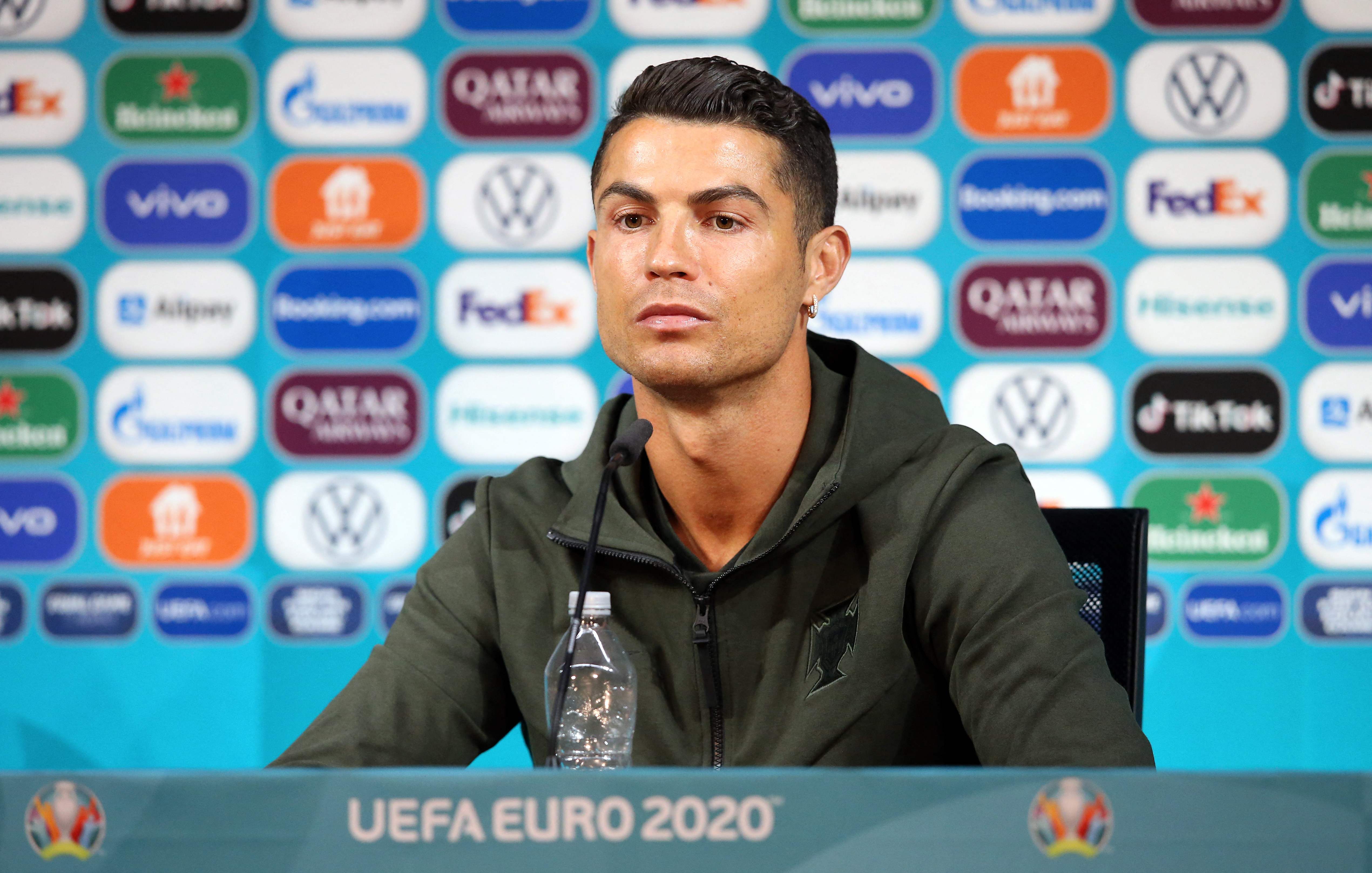 Penyerang Portugal Cristiano Ronaldo saat konferensi pers menjelang laga Piala Eropa melawan Hongaria.