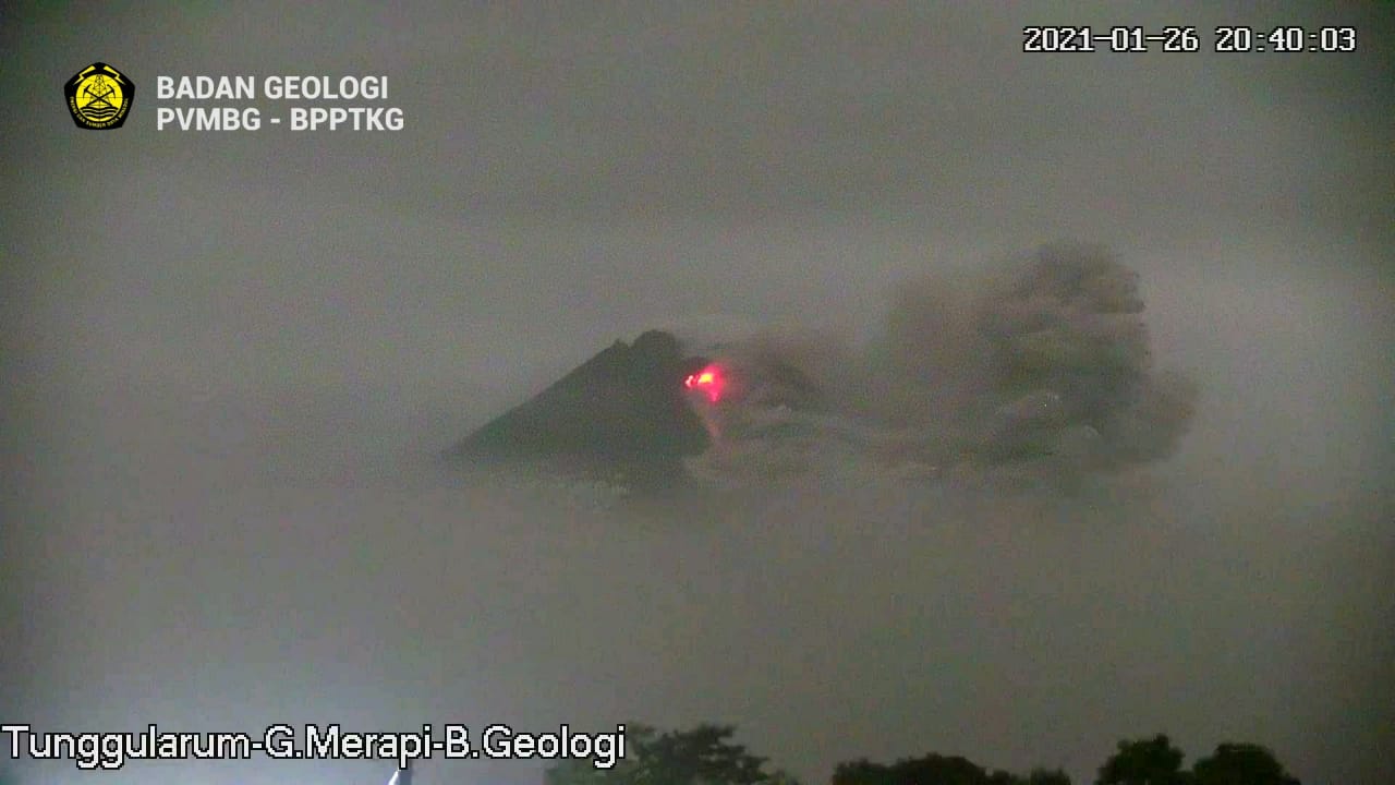 Kegempaan guguran lava Gunung Merapi mencapai 104 kali pada Kamis (17/6)