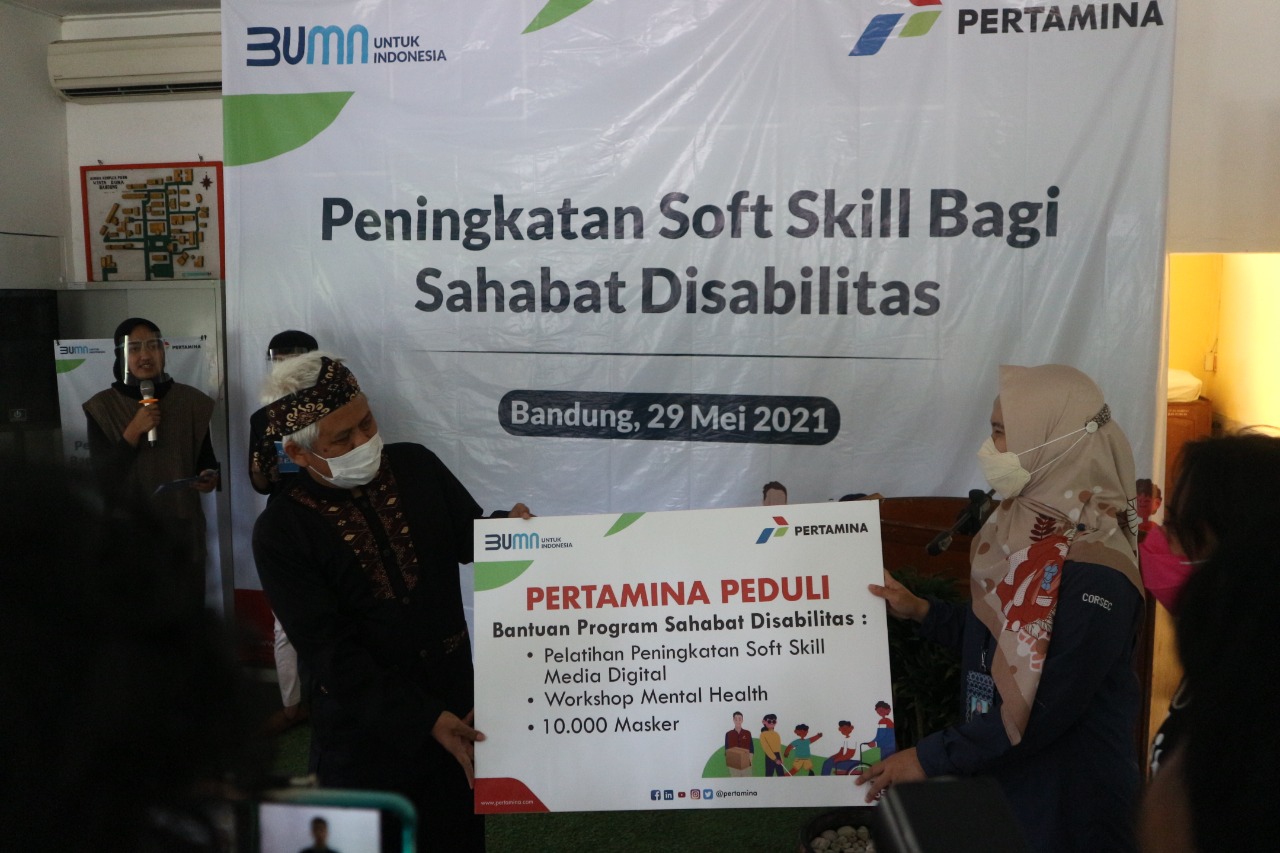 PT Pertamina Pemasaran Regional Jawa Bagian Barat melaksanakan program pemberdayaan sahabat disabilitas.