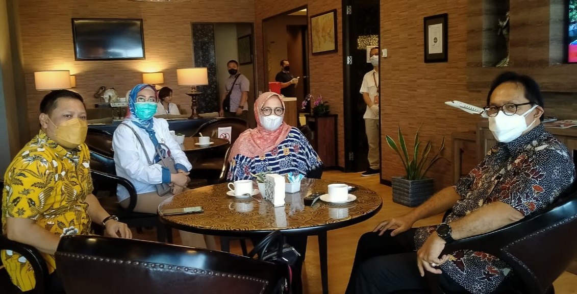 Pengurus KAdin DKI Jakarta sebelum bertolak ke Kendari mengikuti Munas Kadin