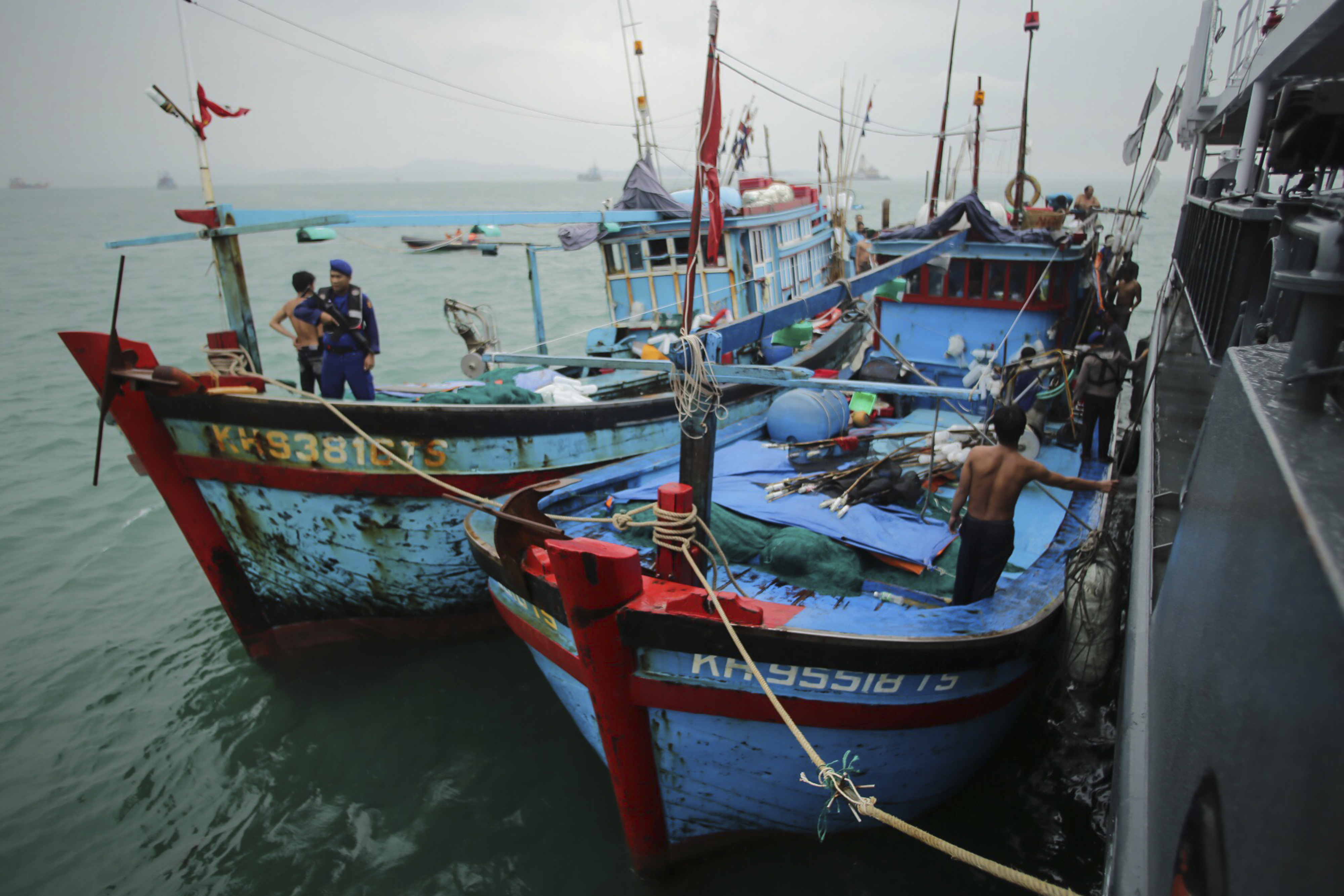 Ilustrasi dua kapal nelayan asing ilegal yang diamankan petugas.