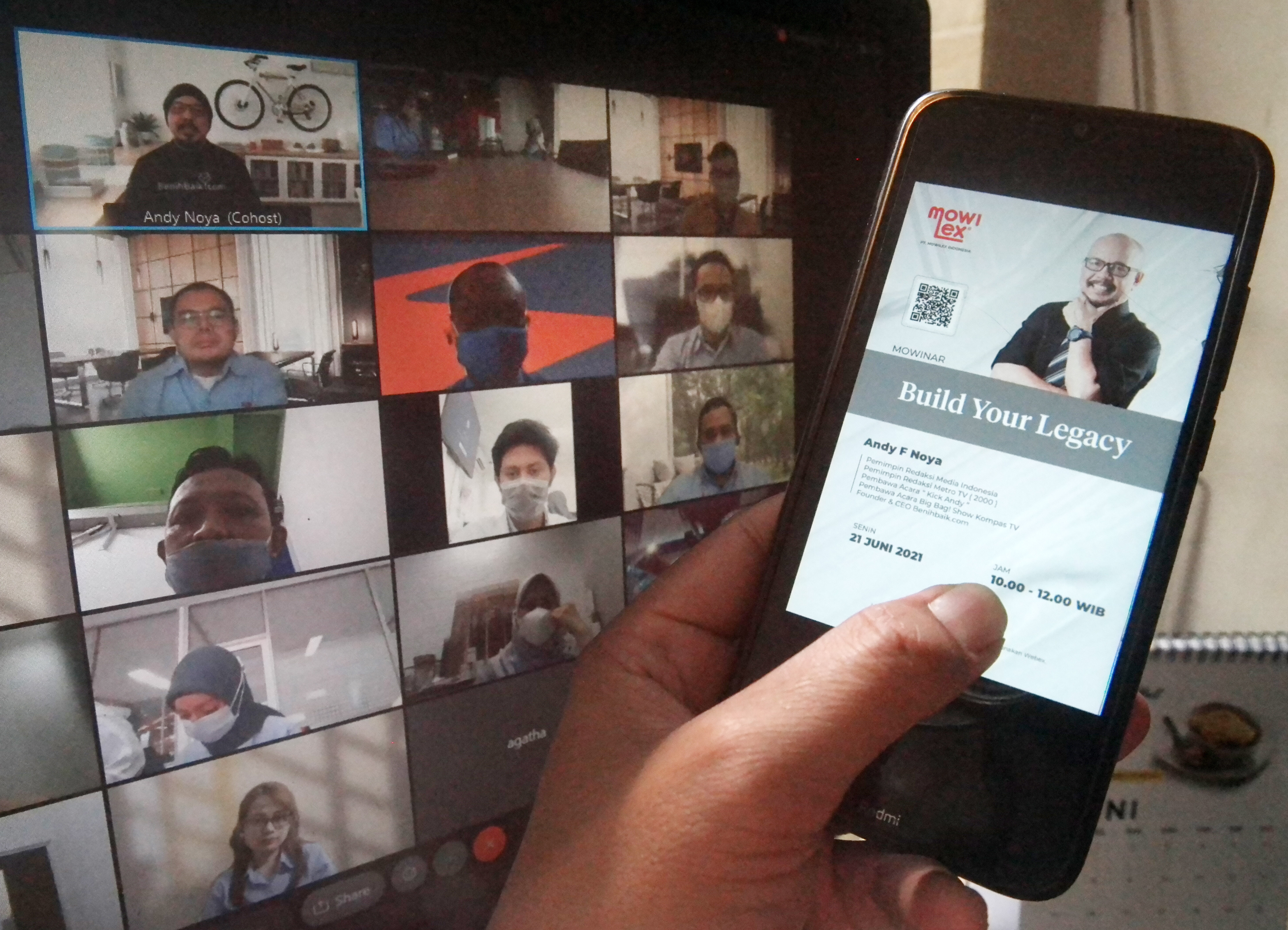 Jurnalis senior Andy F Noya menjadi narasumber dalam webinar internal Mowilex di Jakarta, Senin 21/6)
