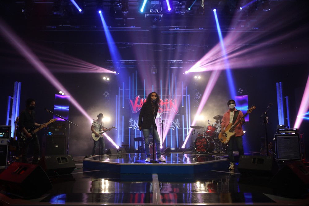 Penampilan Slank di Program vaksin untuk Indonesia