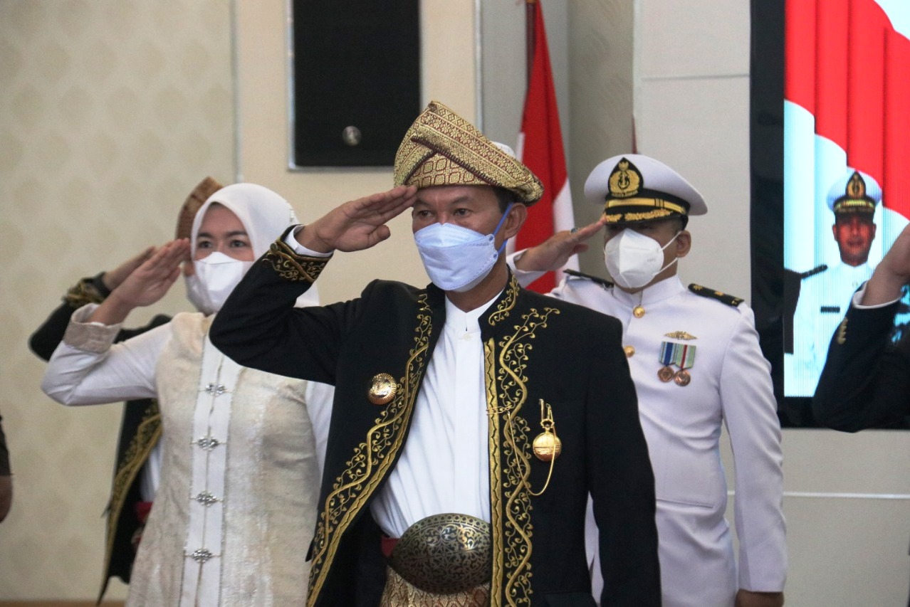 Wali Kota Palembang dan Forkopimda mengikuti peringatan Hari Lahir Pancasila di Palembang secara virtual.