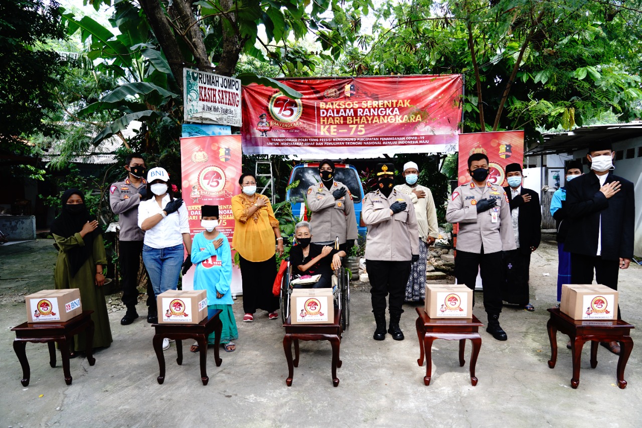 Bansos Polri ke Panti Jompo