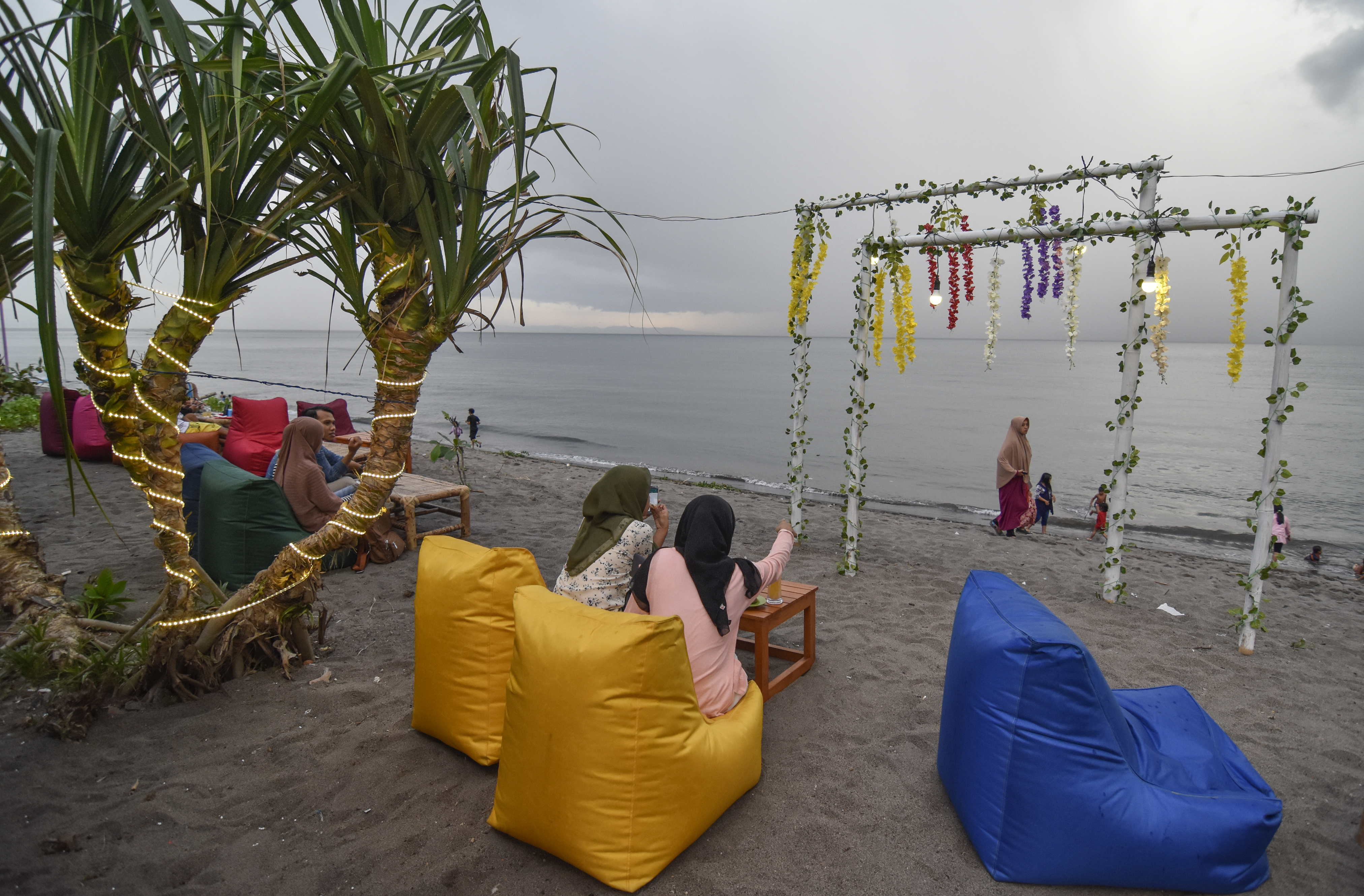 Ilustrasi: Salah satu lokasi wisata halal pantai di NTB