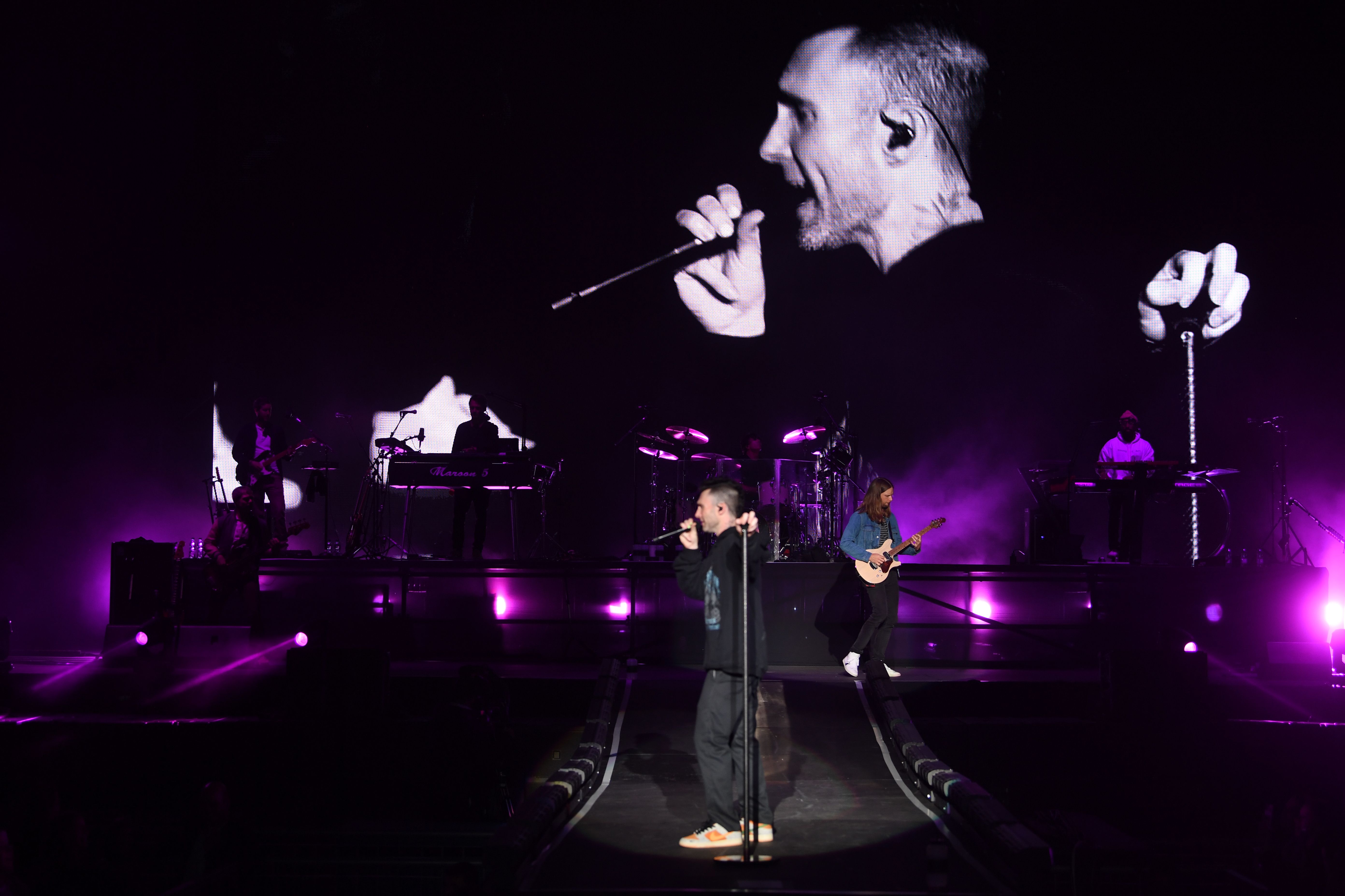 Band peraih Grammy Awards, Maroon 5 baru saja merilis album ketujuhnya yang berjudul 