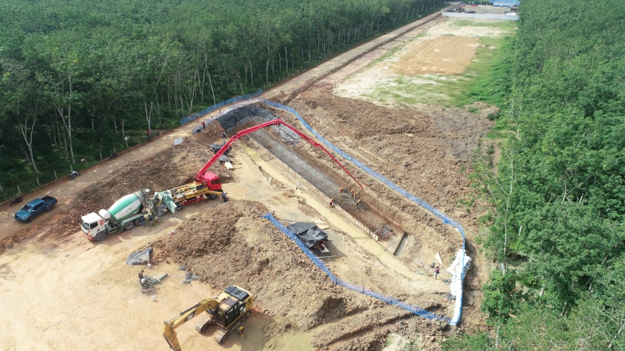 Progres terkini pekerjaan jalan tol Keramasan Palembang - Sungai Rengas Banyuasin.