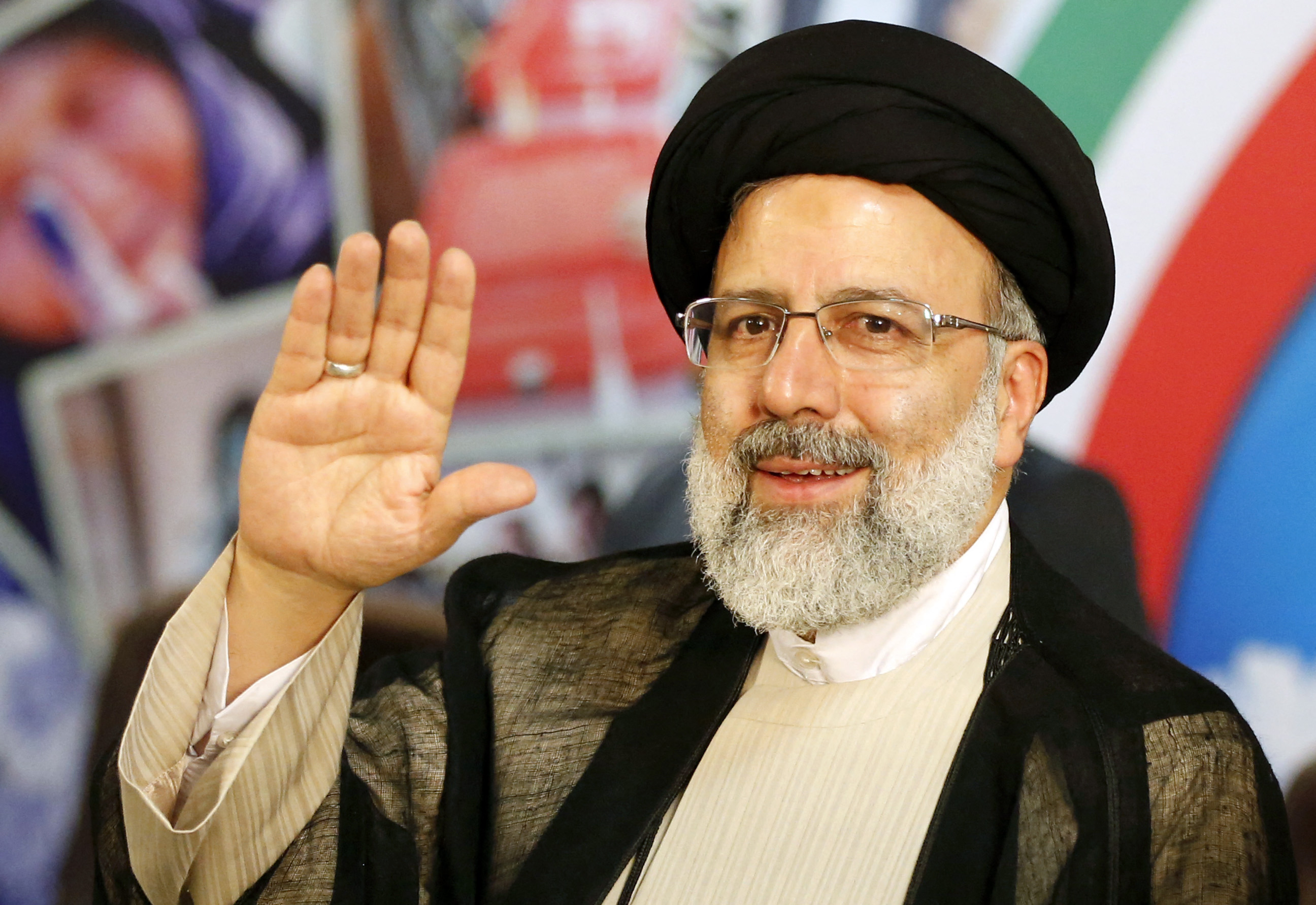 Ulama Garis Keras Ebrahim Raisi Menangi Pilpres Iran