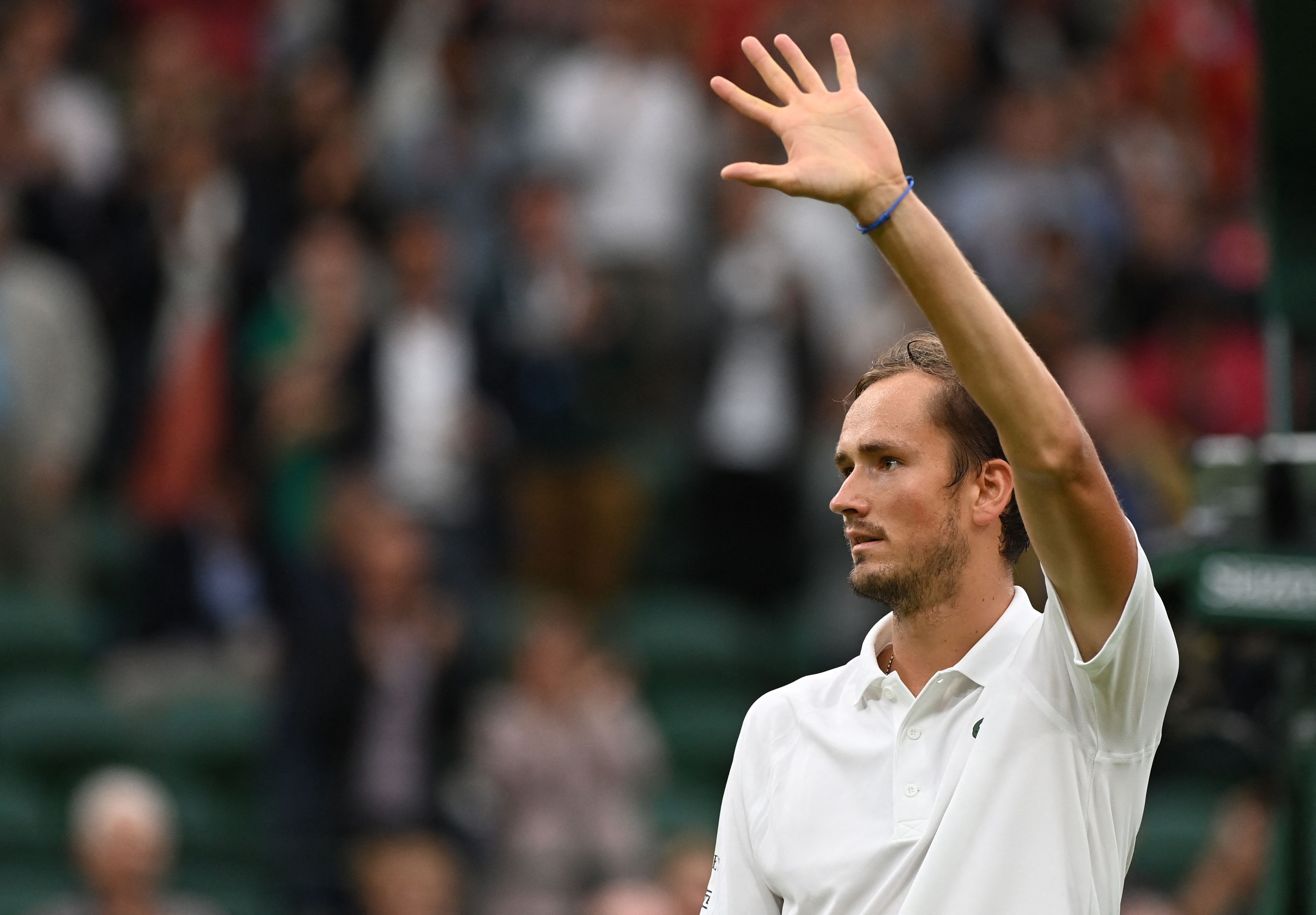 Medvedev Melaju ke Putaran Kedua Wimbledon Dengan Percaya Diri