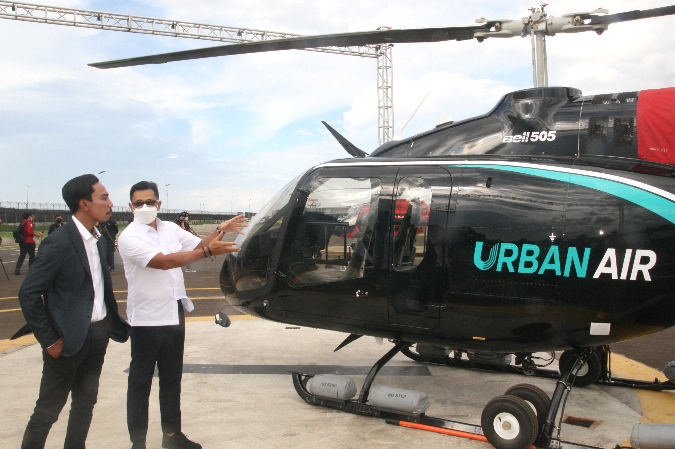Penyewaan helikopter untuk pariwisata Bali.
