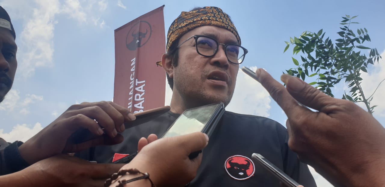 Kader PDIP Ramai-Ramai Ziarah ke Makam Ki Marhaen