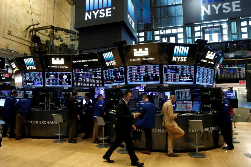 Saham-saham di New York Stock Exchange, Wall Street akhir pekan ini ditutup turun tajam, Sabtu WIB (19/6)