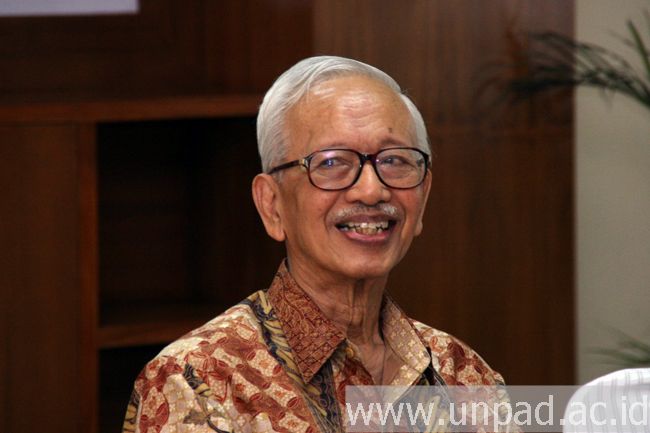  Prof Dr Mochtar Kusumaatmadja, LLM, Rektor ke-5 Unpad.