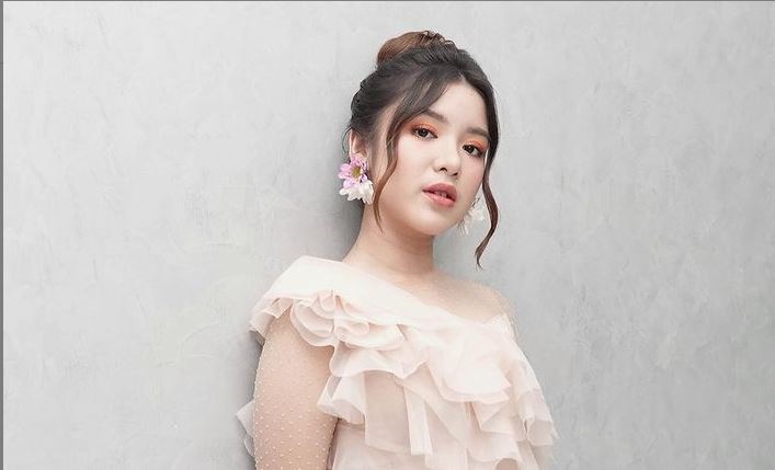 Penyanyi Tiara Andini