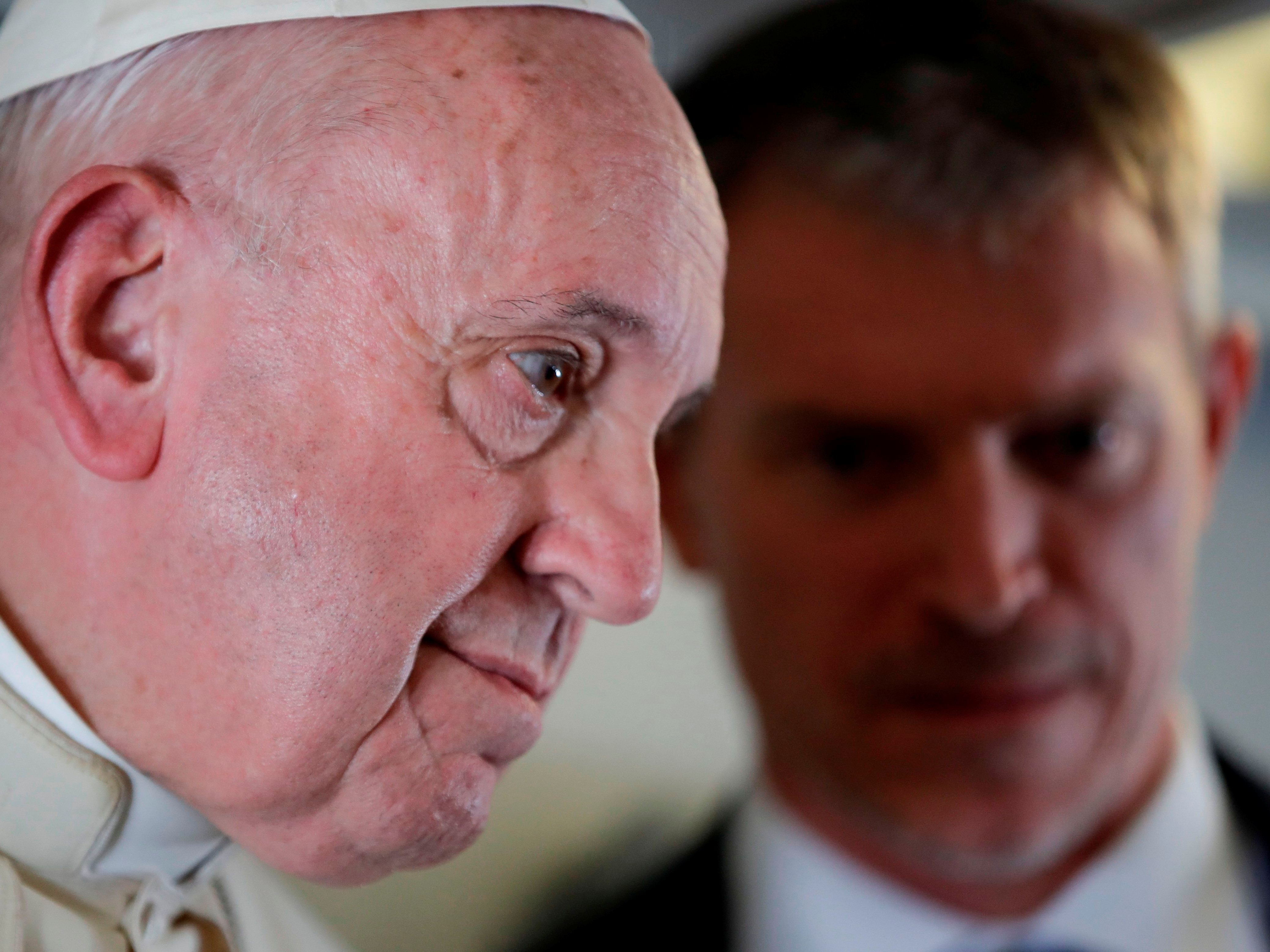 Paus Fransiskus dan Matteo Bruni.