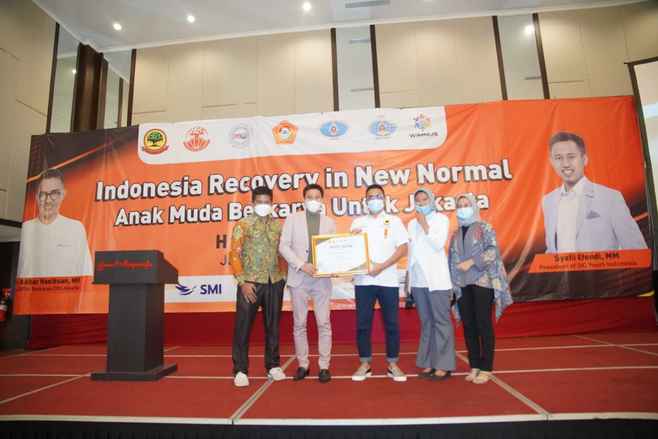 Anak muda harus mampu berkarya di tengah himpitan pandemi Covid-19 yang belum tau kapan selesainya. 