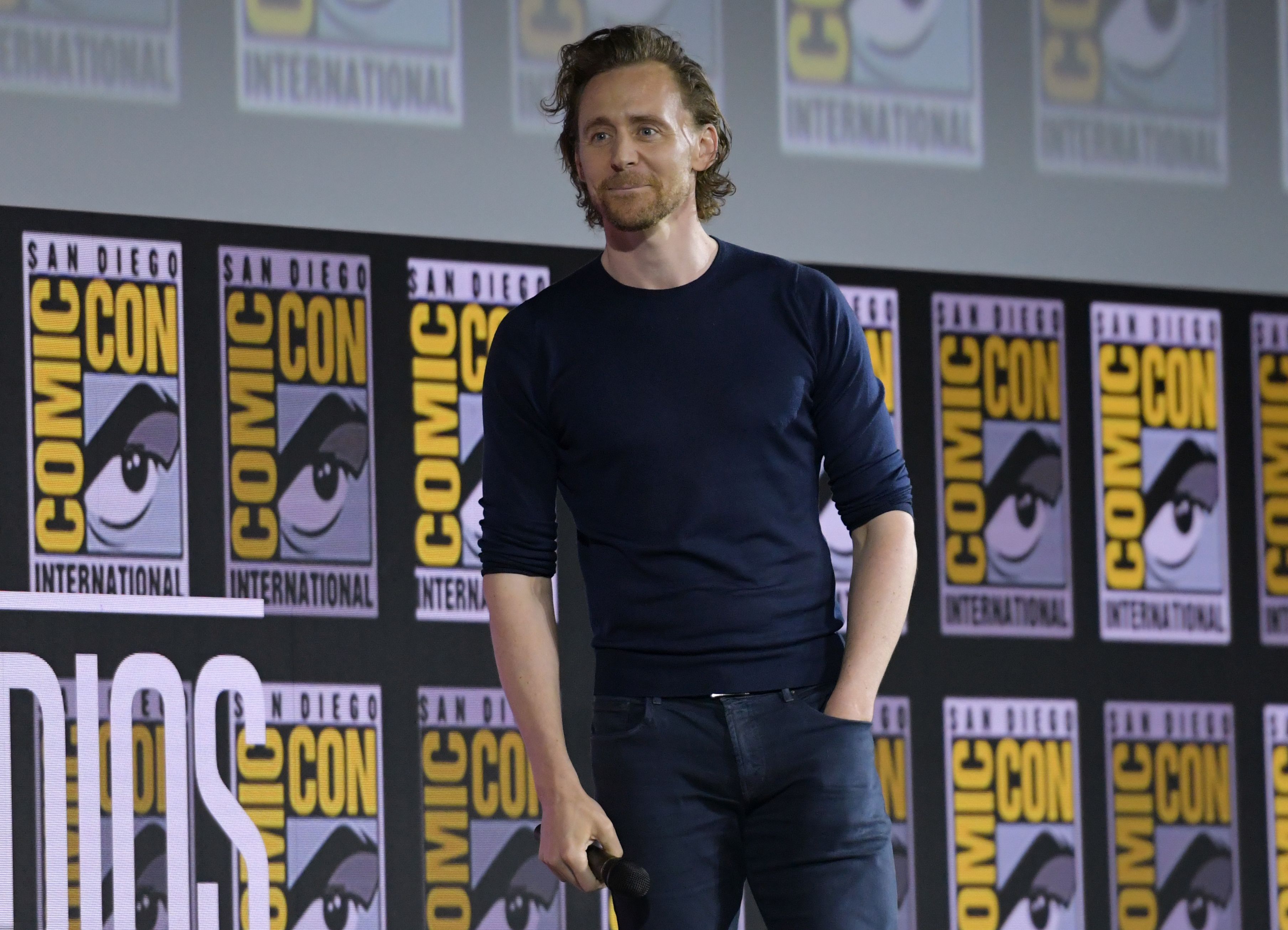 Pekerjaan Baru Hiddleston, Bacakan Dongeng Pengantar Tidur