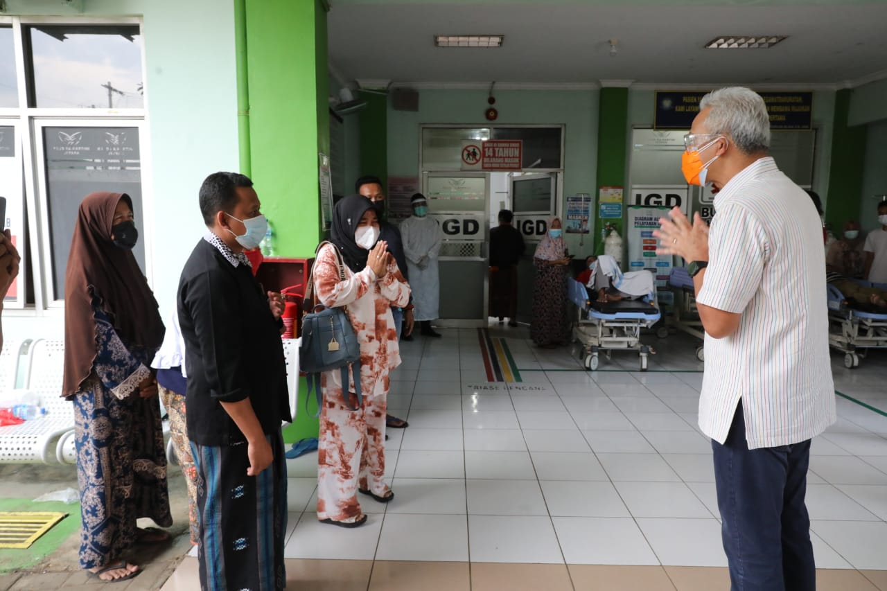 Guberner Jateng Ganjar Pranowi melakukan inspeksi mendadak ke RSUD Kartini Jepara, Jawa Tengah, Selasa (15/6).