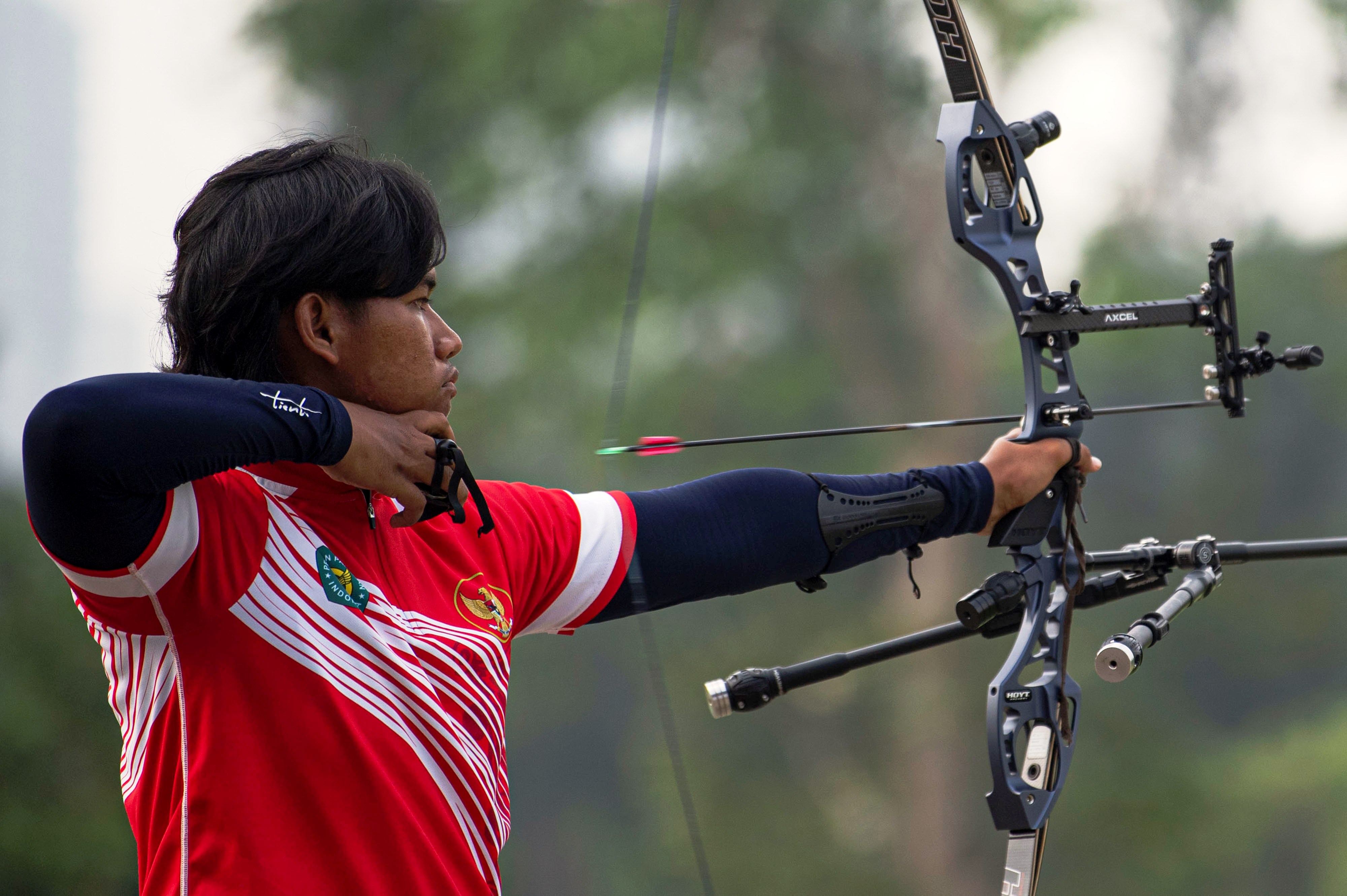 Atlet Arif Pangestu adalah salah satu dari trio arjuna 'Merah Putih' untuk nomor recurve beregu putra. 