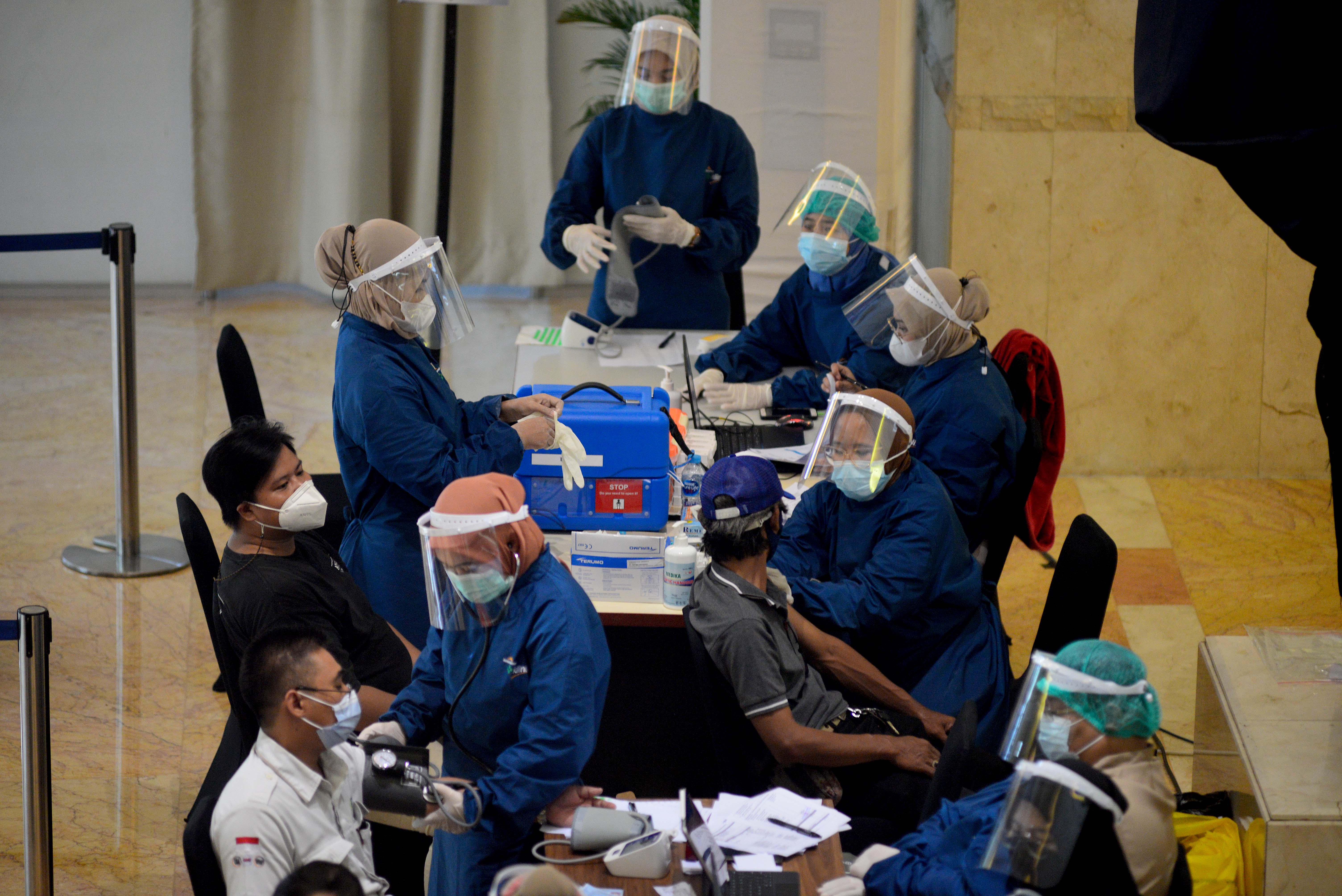 Pelaksanaan vaksinasi gotong royong