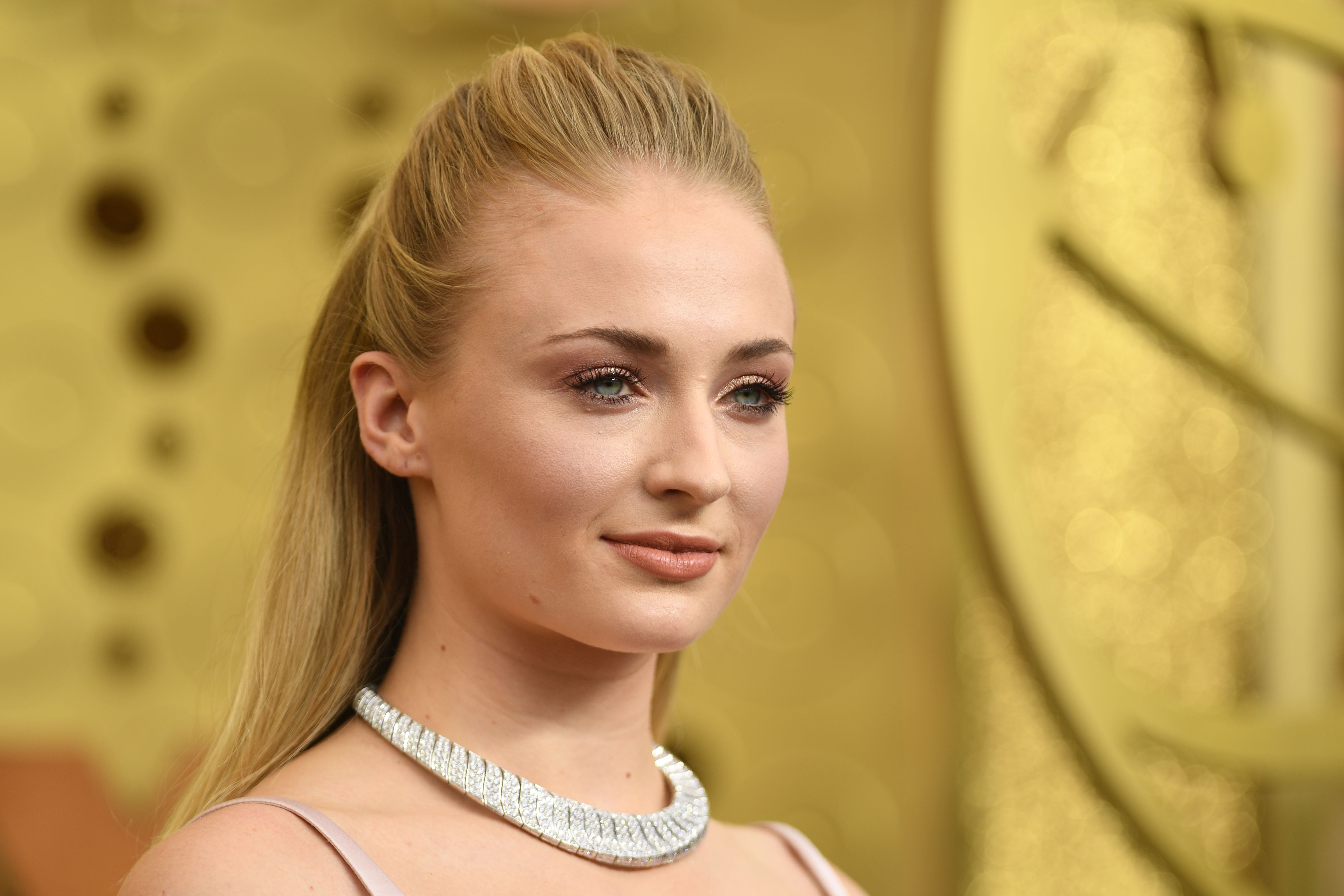 Sophie Turner akan Bintangi Sejumlah Film Netflix