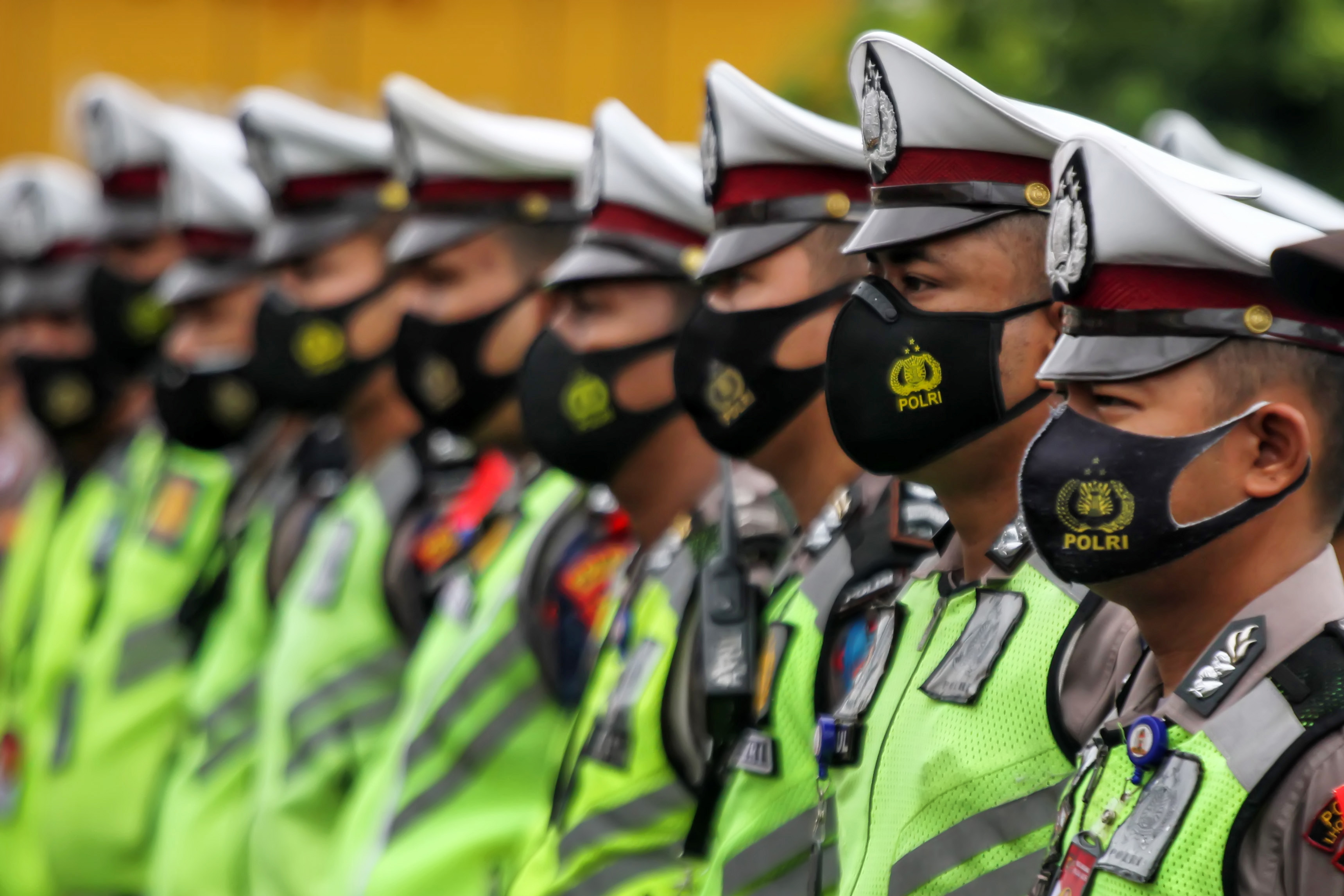 Ilustrasi petugas kepolisian melaksanakan kegiatan apel.