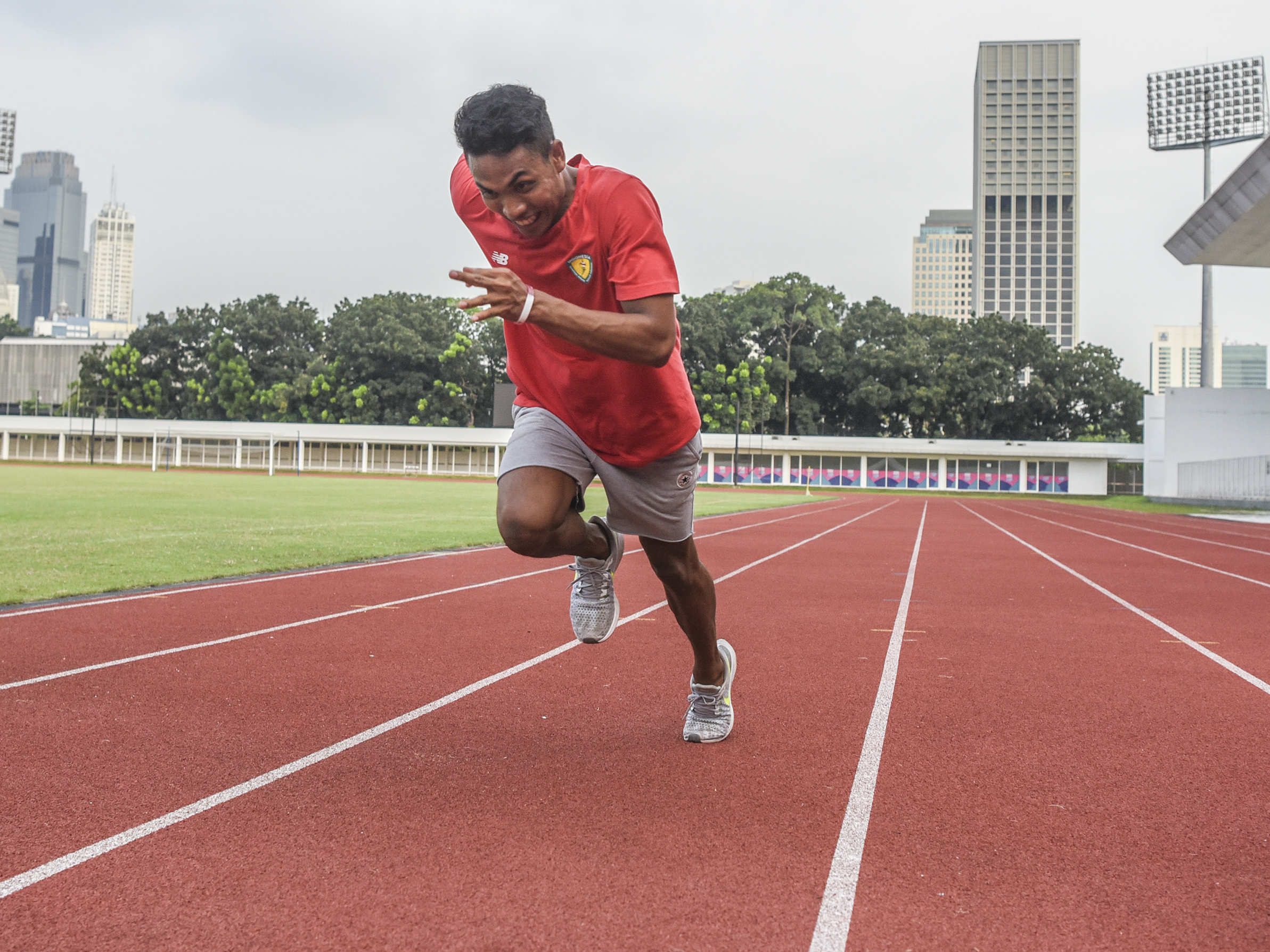 Pelari Estafet Muhammad Zohri melakukan sesi latihan di Stadion Madya, komplek Gelora Bung Karno