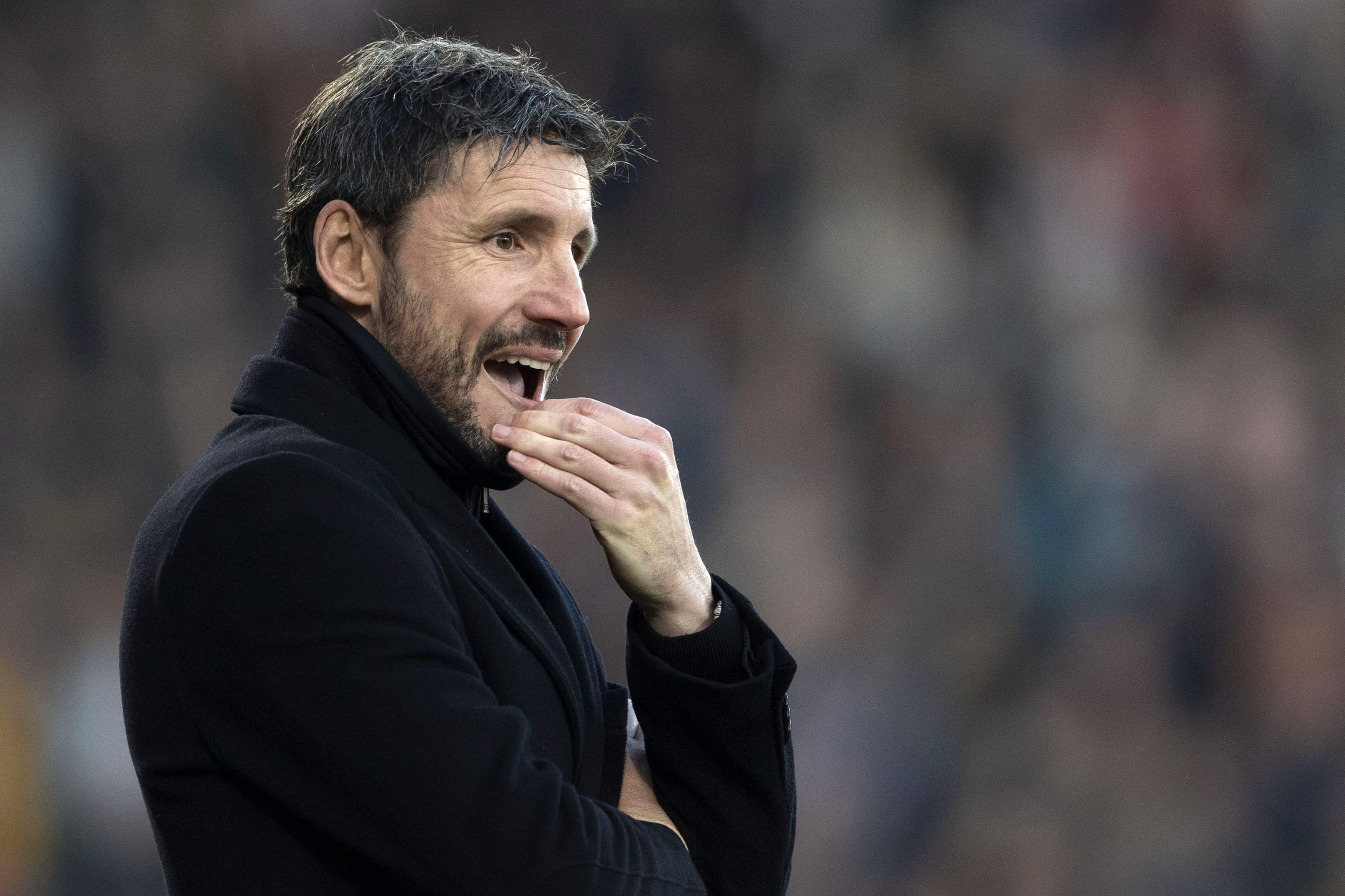 Pelatih Wolfsburg Mark van Bommel