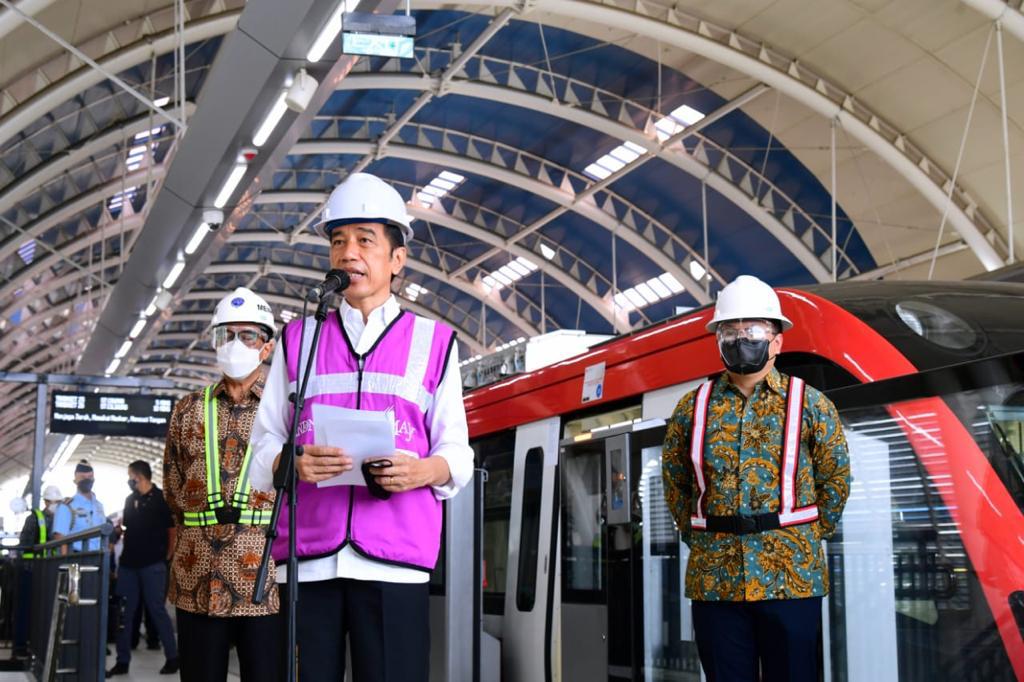 Jokowi Ingin BUMN Bangun LRT di Negara Lain