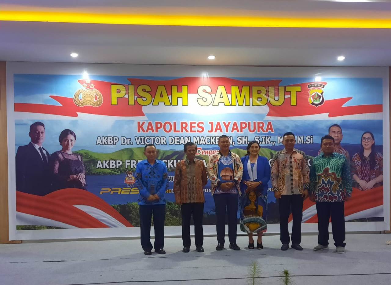Foto Bersama Wakil Bupati Jayapura Giri Wijayantoro dengan pejabat Kapolres Jayapura.