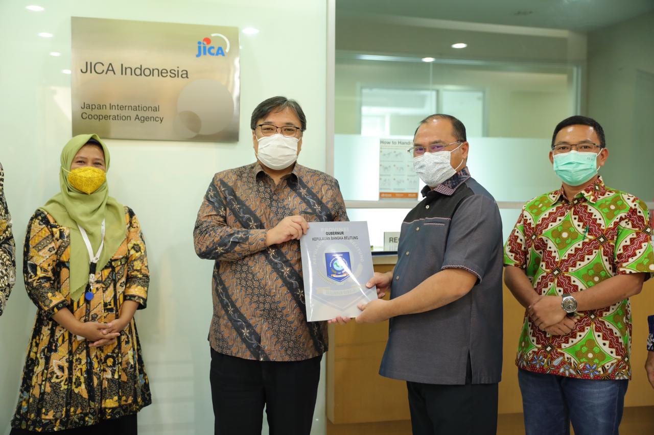 Gubernur Babel Erzaldi Rosman saat melakukan audiensi dengan Japan International Cooperation Agency (JICA) di Jakarta, Selasa (8/6). 