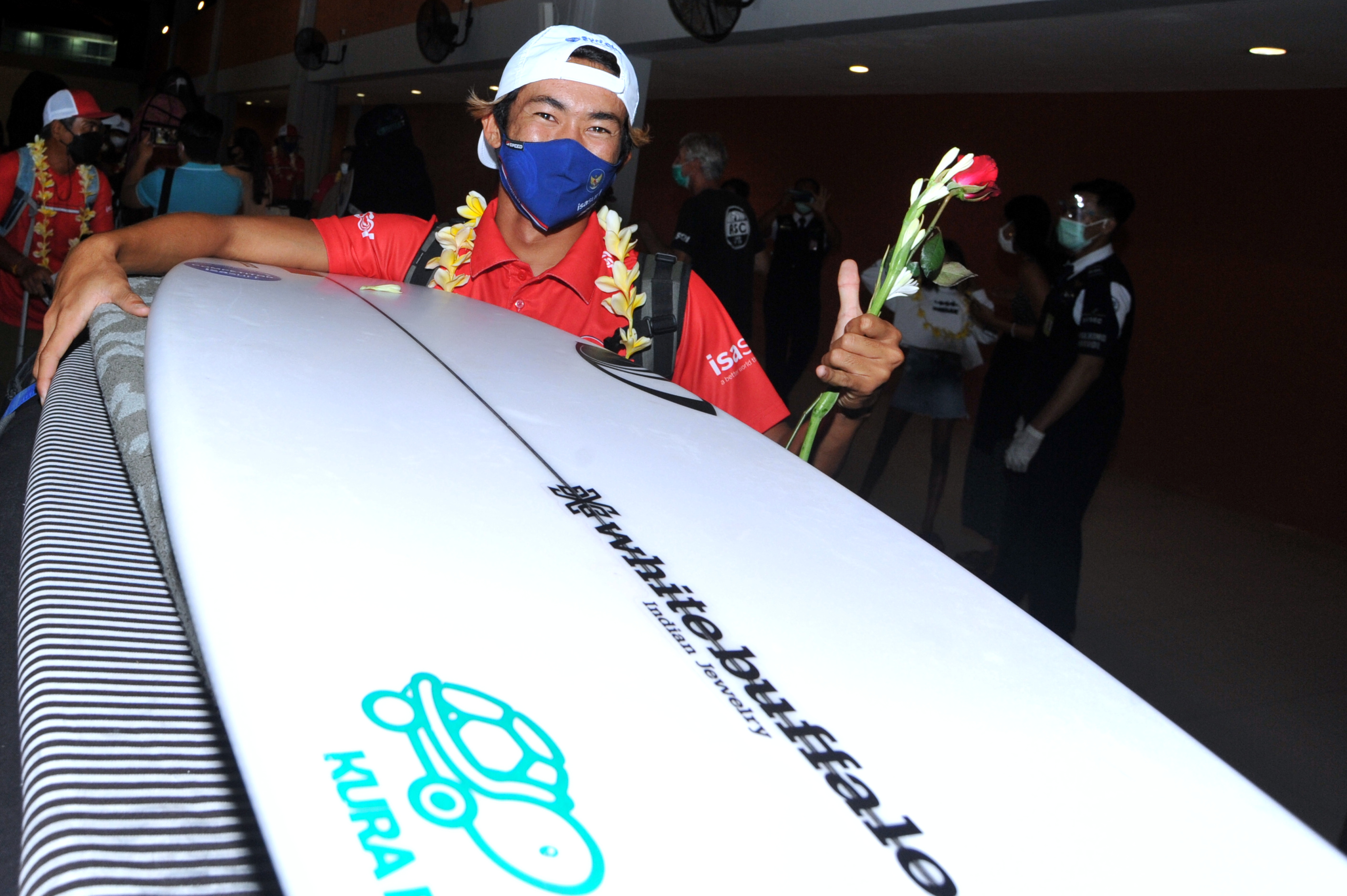 Peselancar Rio Waida telah dinyatakan lolos kualifikasi dan akan tampil mewakili Indonesia pada Olimpiade Tokyo. 