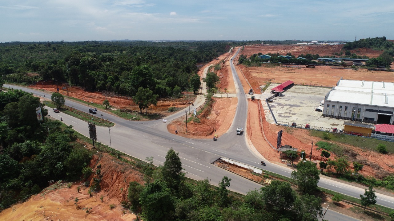 Pembangunan jalan dari Jalan Batu Besar hingga Simpang Kawasan Industri Taiwan di Pulau Batam. 