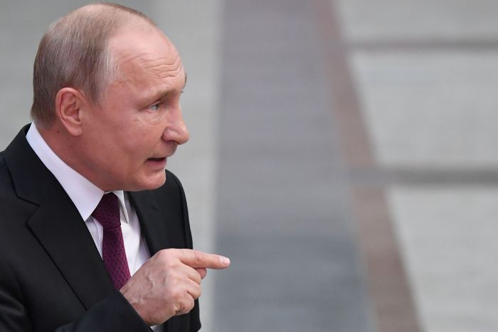 Vladimir Putin Umumkan Telah Terima Vaksin Sputnik V