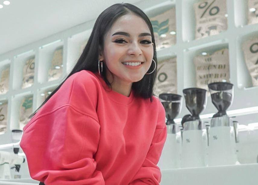 Content creator dan influencer yang dikenal dengan nama Tasya Ell. 