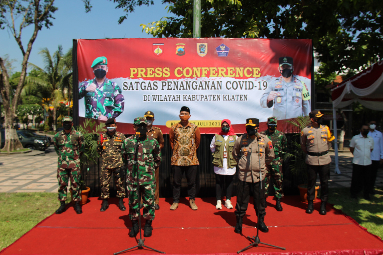  PANGDAM IV Diponegoro, Mayjen TNI Rudianto, bersama Kapolda Jawa Tengah Irjen Ahmad Luthfi memimpin Apel Satgas Covid-19 di Klaten