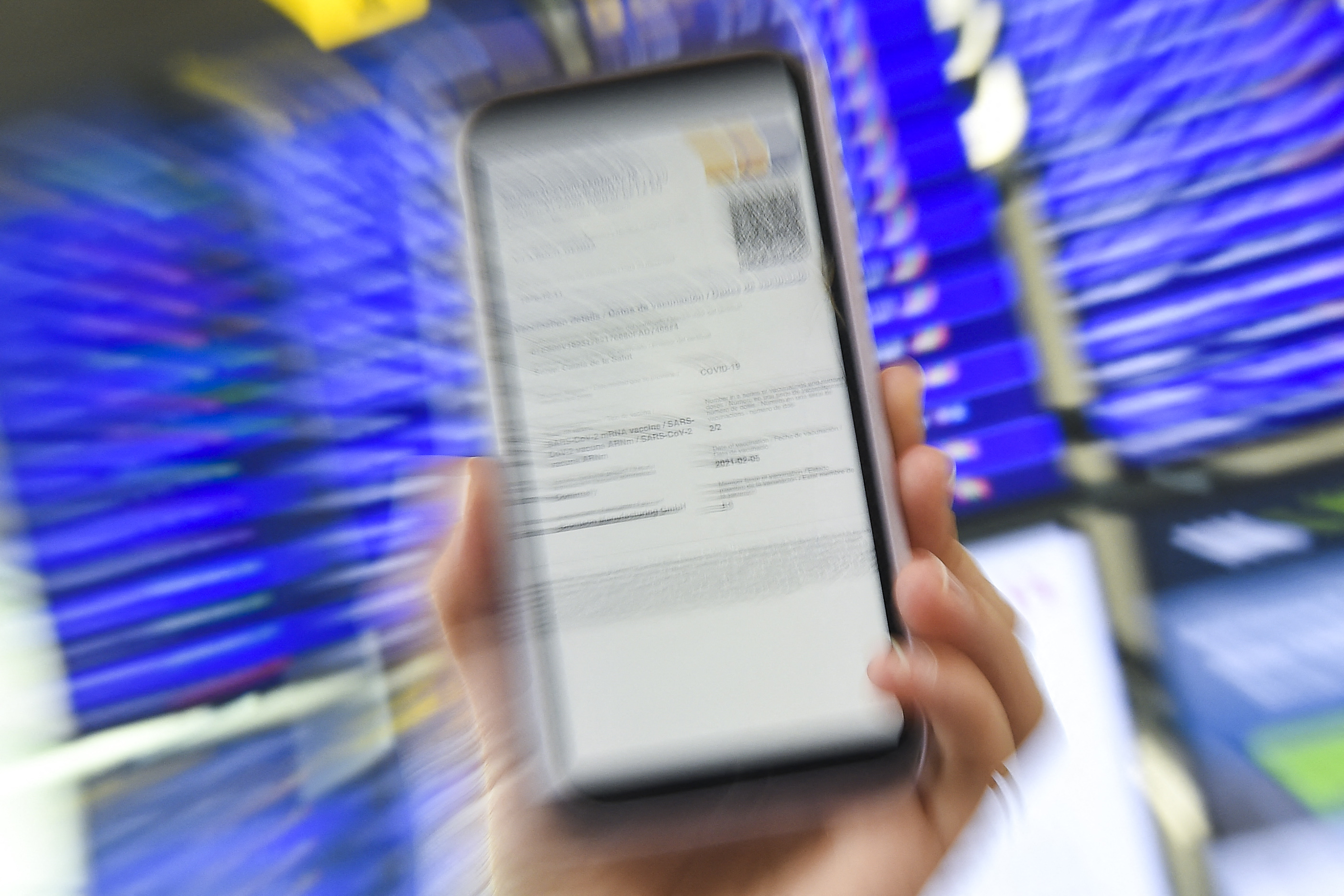 Ilustrasi penggunaan teknologi digital.