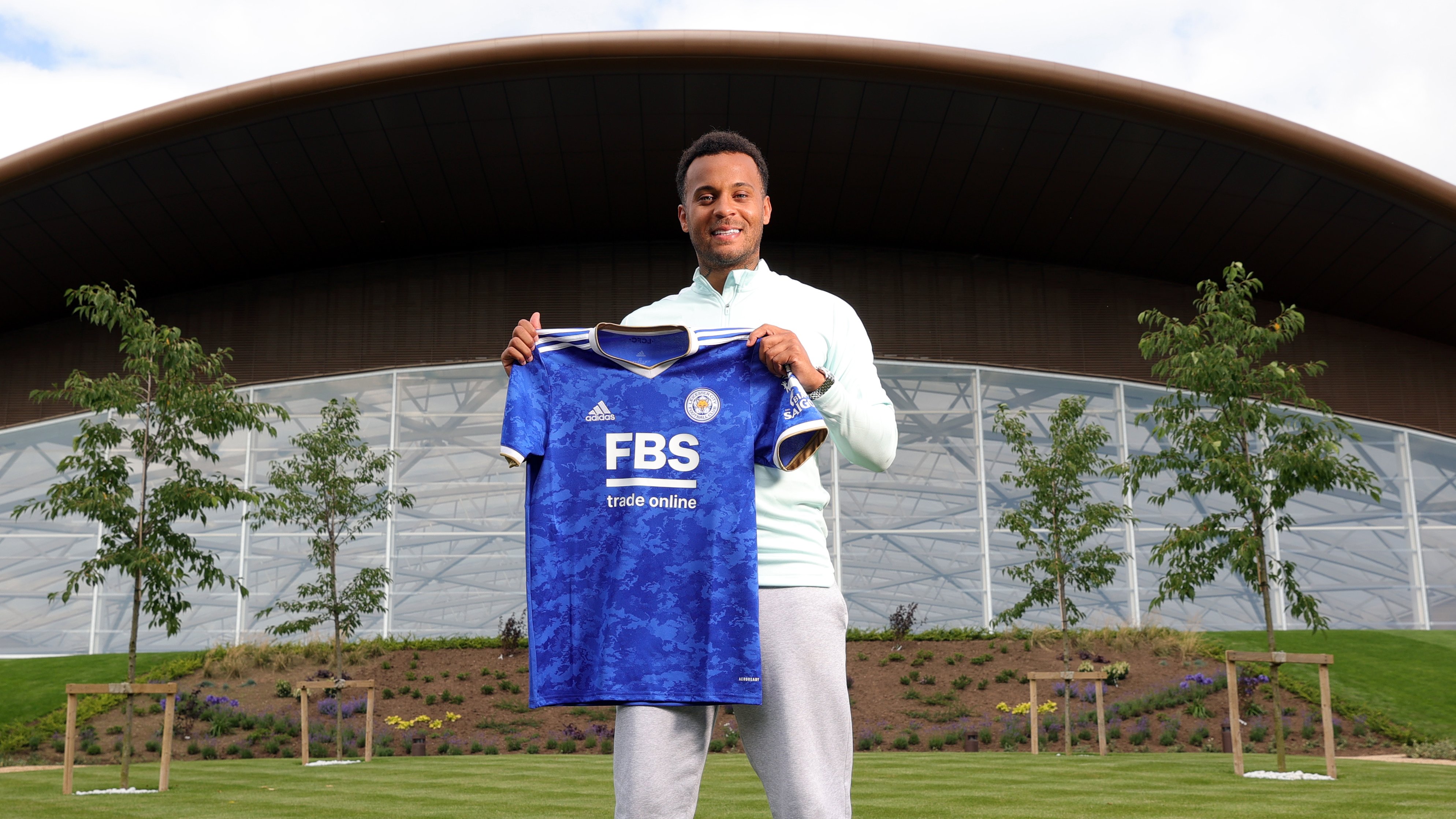 Bertrand Bergabung dengan Leicester Secara Bebas Transfer