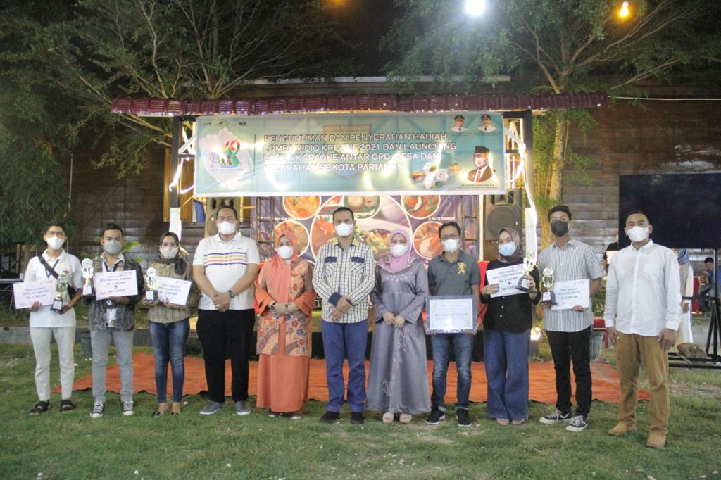 Pemberian hadiah lomba video kreatif promosi Pariwisata Kota Pariaman