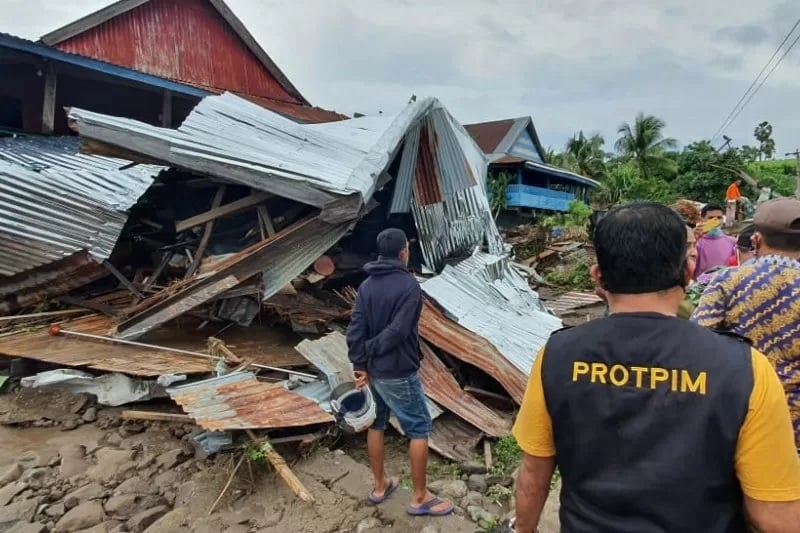 Suasana rumah terdampak banjir di Kecamatan Tarowang, Kabupaten Jeneponto, Sulawesi Selatan. 