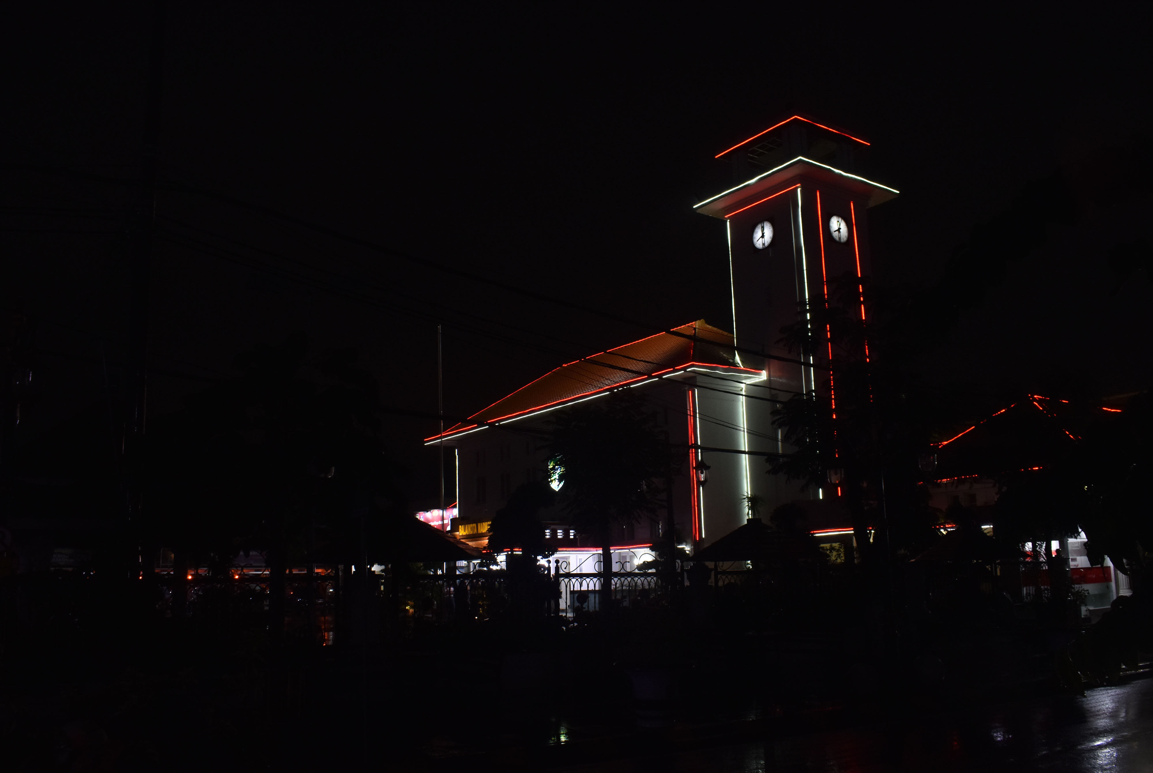 Belakangan ini masyarakat di Jawa Timur merasakan malam lebih dingin dibandingkan sebelumnya.