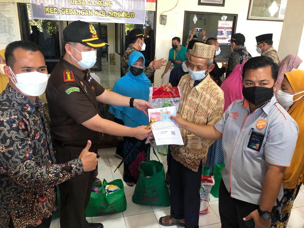 Kejari Sidoarjo Awasi Penyaluran Bantuan Beras dan BST Kementerian Sosial