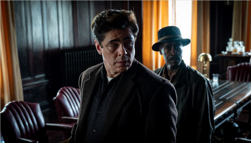 Cuplikan adegan dari film No Sudden Move