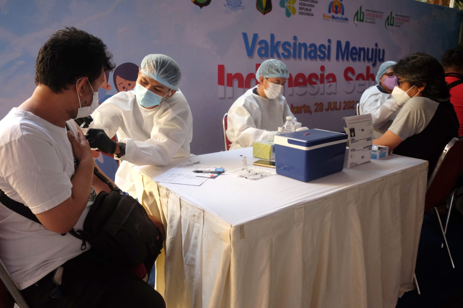 RTC dan Polda Metro Jaya Gelar Vaksinasi Gratis Bagi 300 Warga DKI  Jakarta