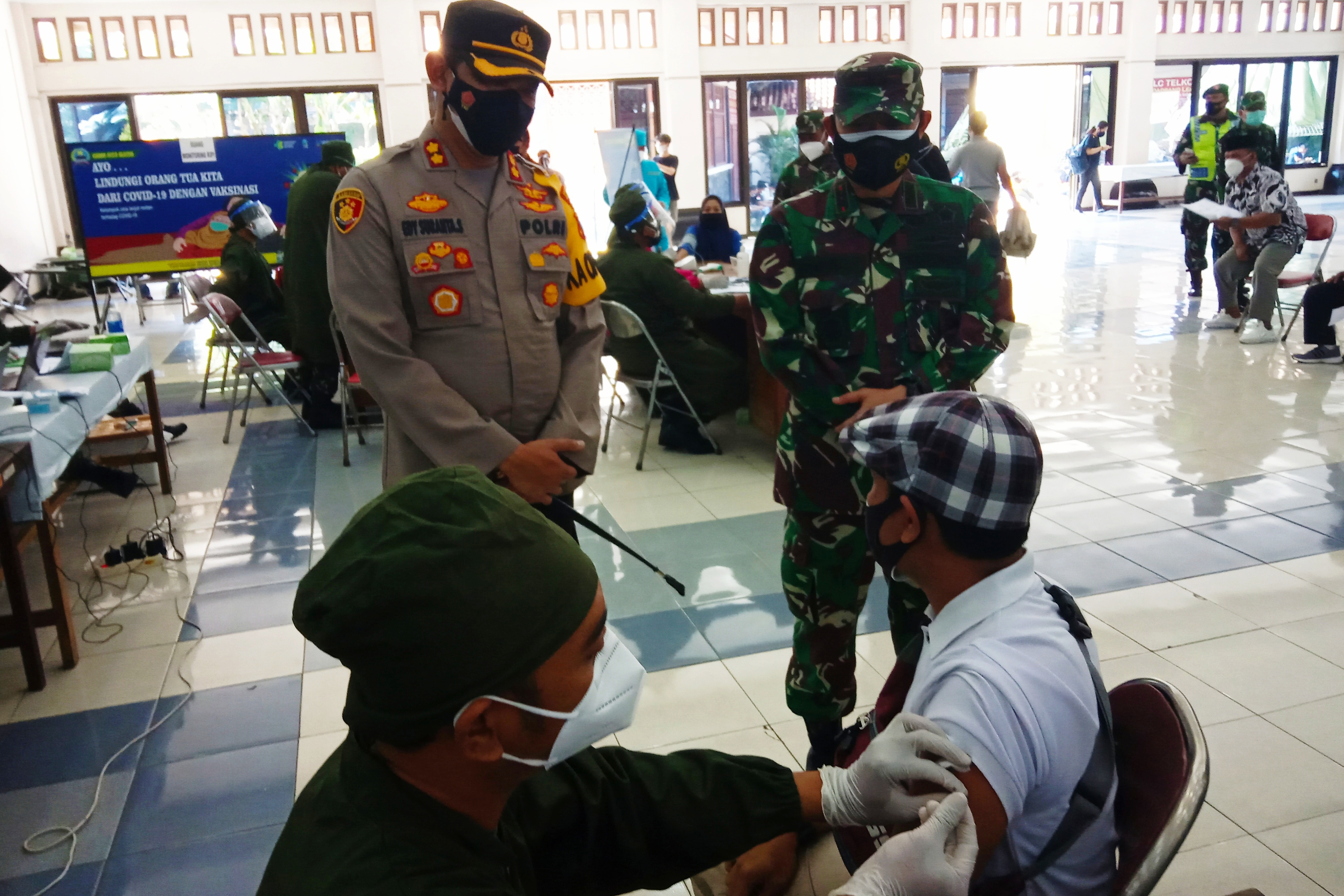 Vaksinasi di Padang Berhadiah Tabungan Emas