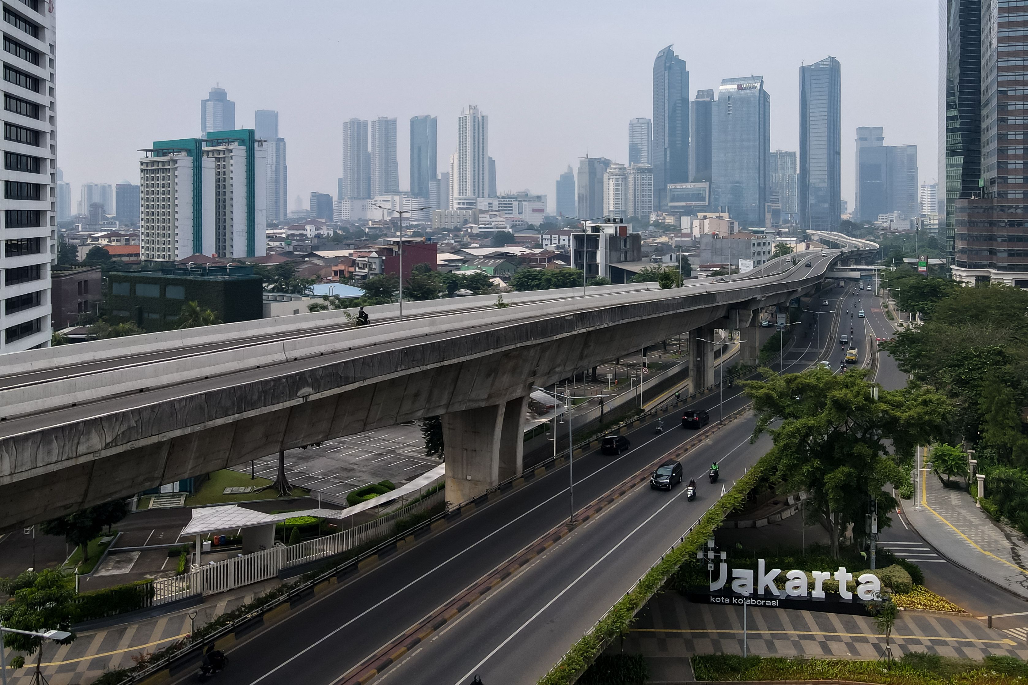 Suasana sebuah sudut jakarta saat pemberlakuan PPKM Darurat