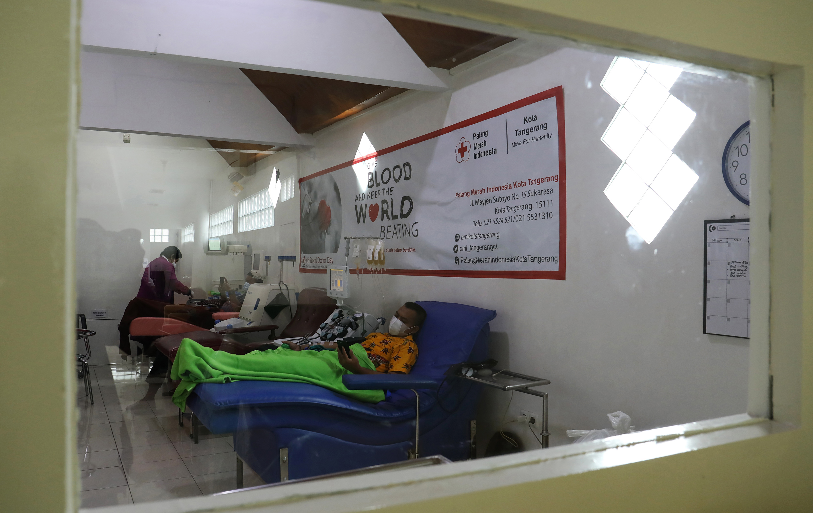 Donor plasma konvalesen untuk membantu penyembuhan pasien covid-19.